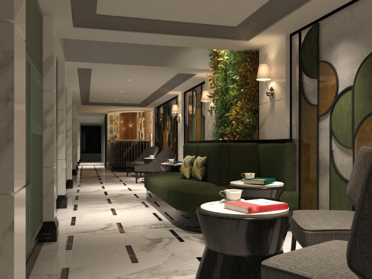 Hotel La Selva & Hanoi