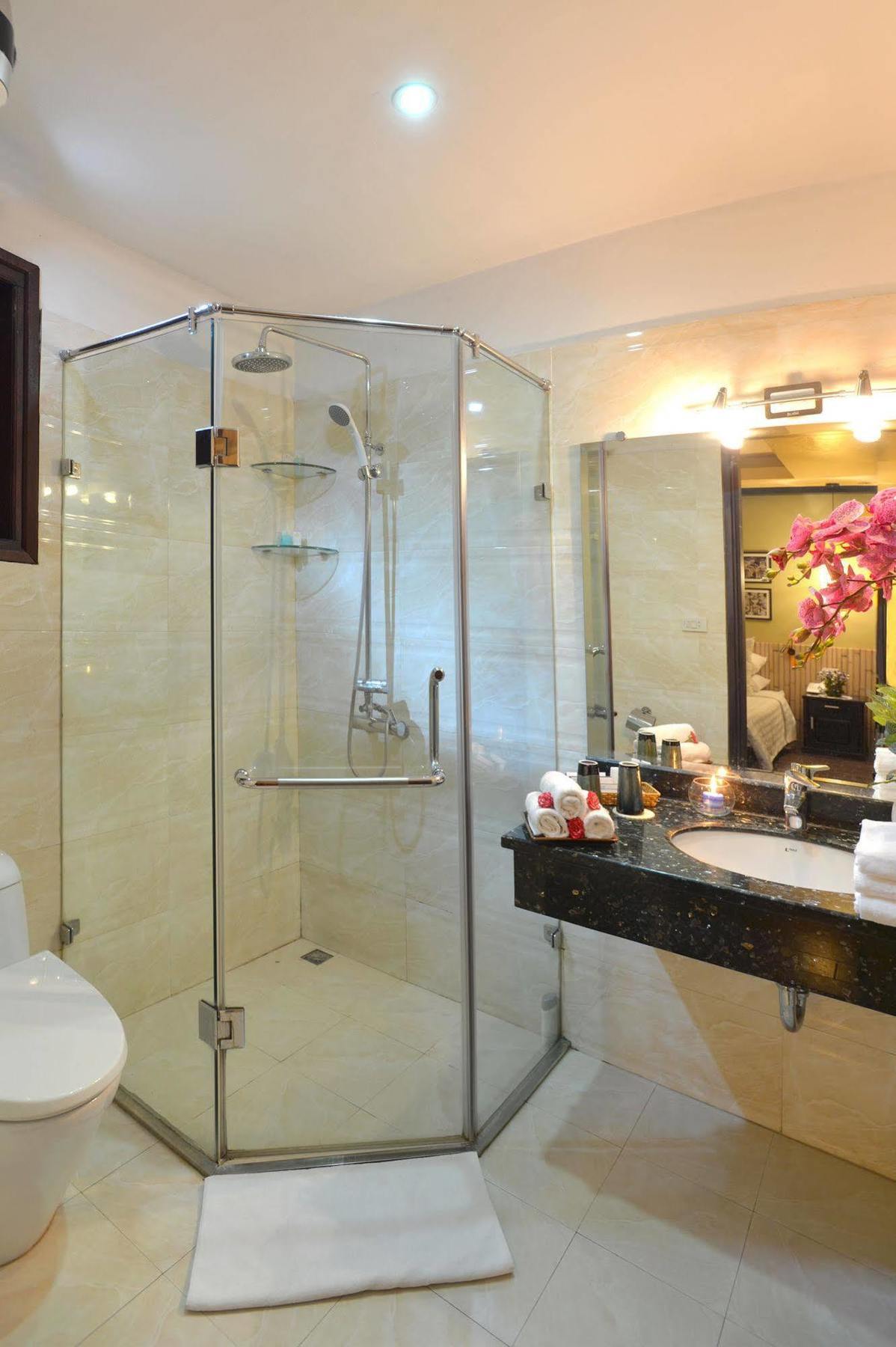 Hotel Finnegans Hanoi