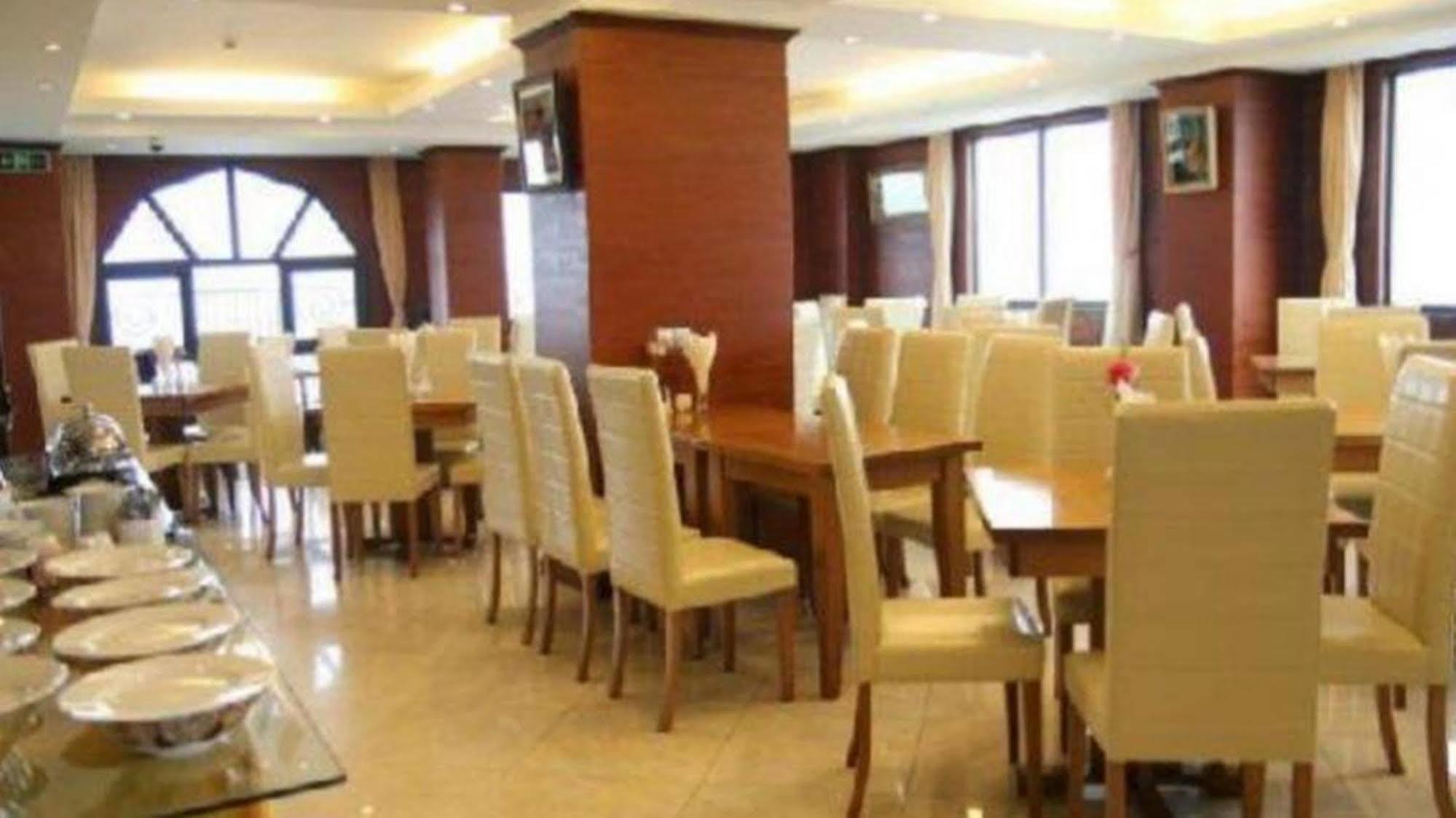 Royal Gate Hotel