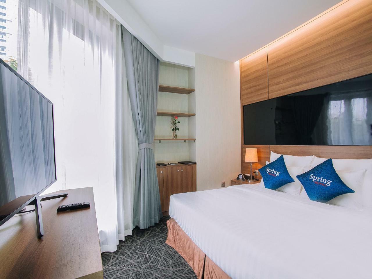 Hotel Spring