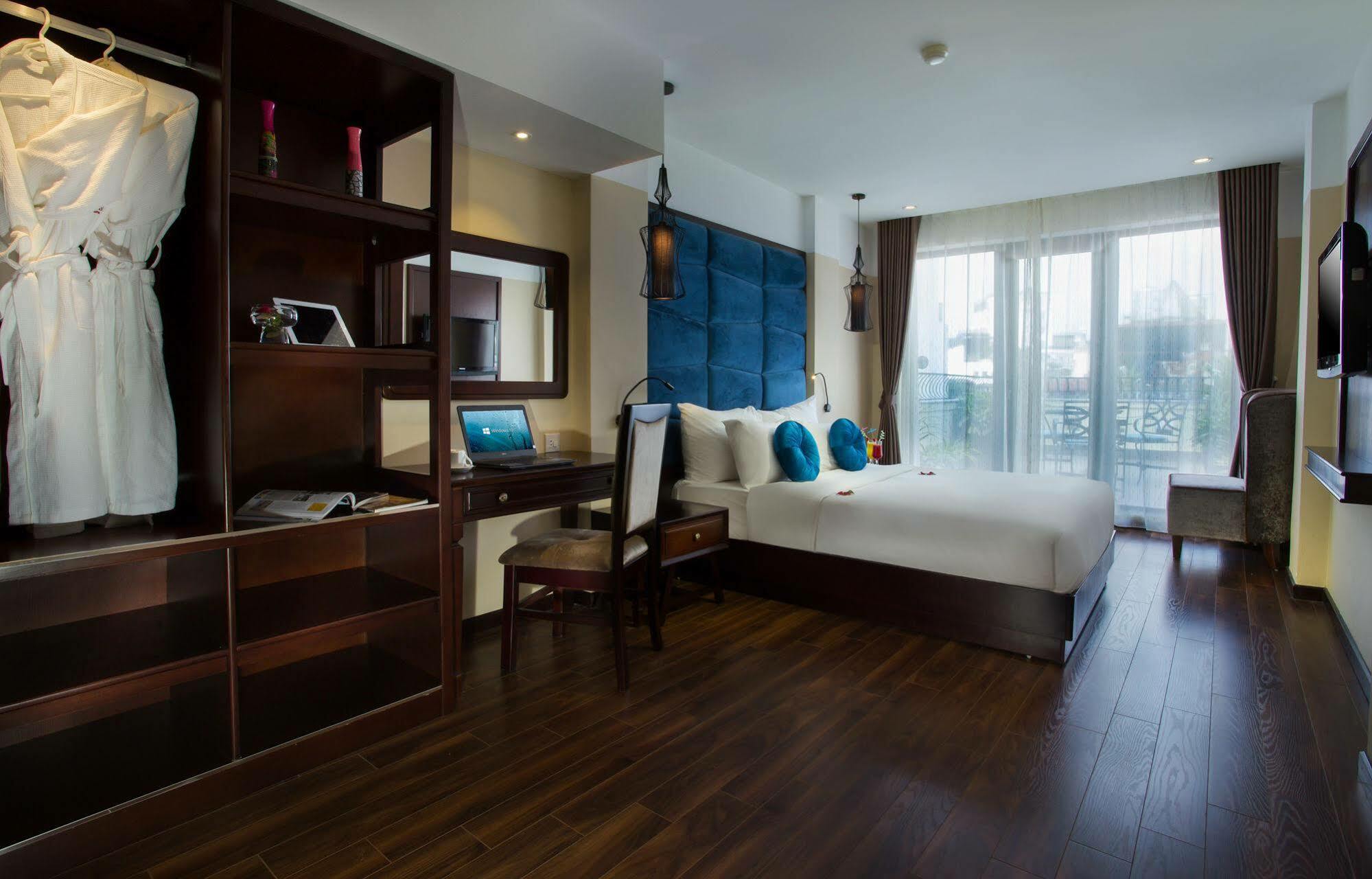 Hotel Ambassador & Travel Hanoi