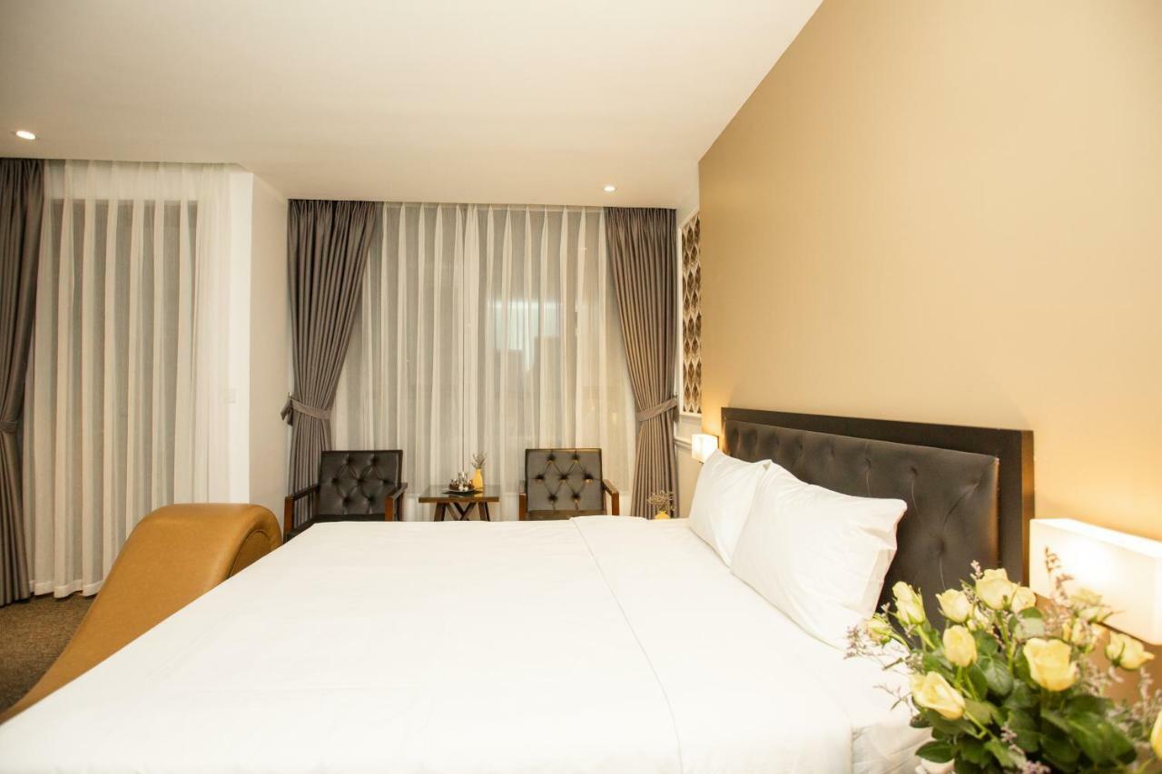 Adeline Hotel 2*