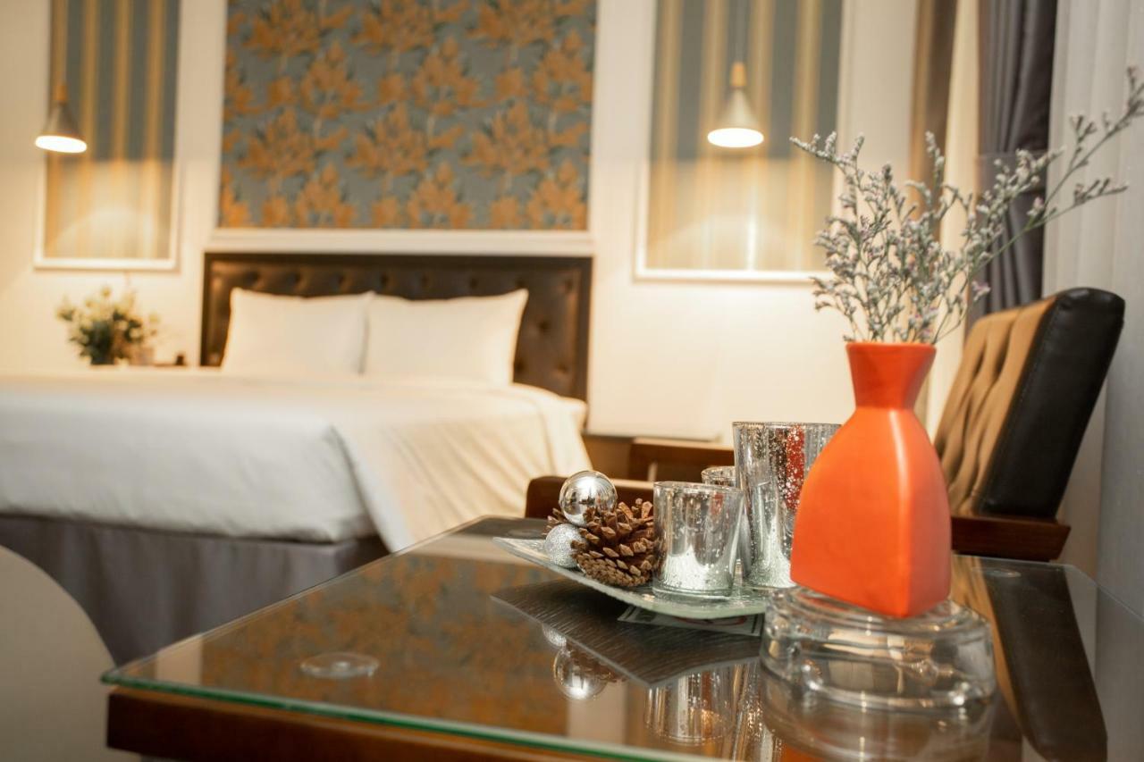 Adeline Hotel 2*