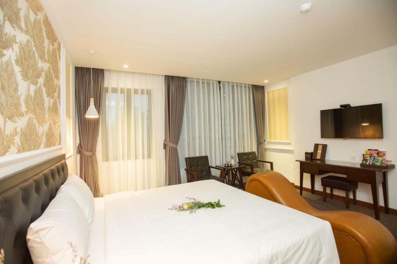 Adeline Hotel 2*
