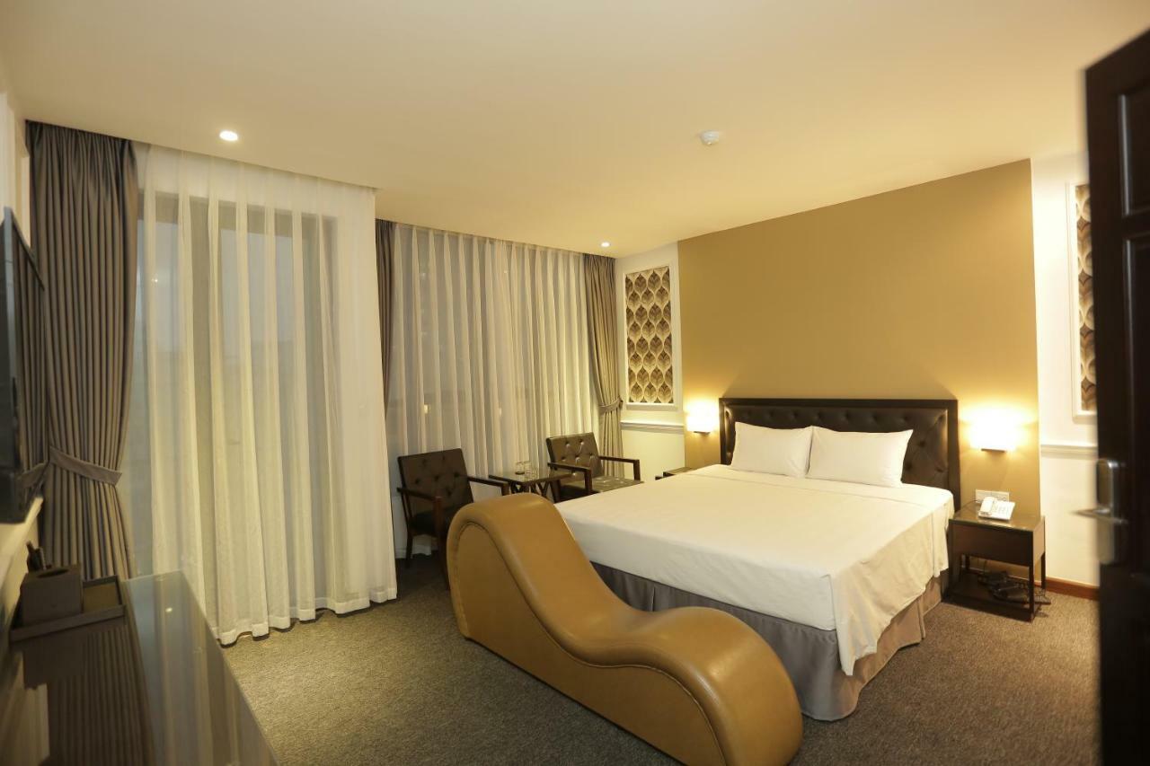 Adeline Hotel