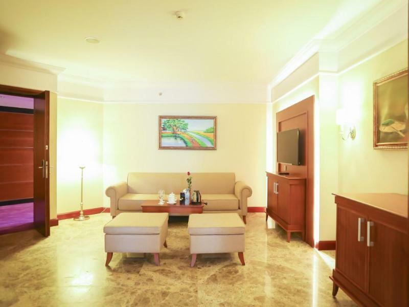 Army Hotel