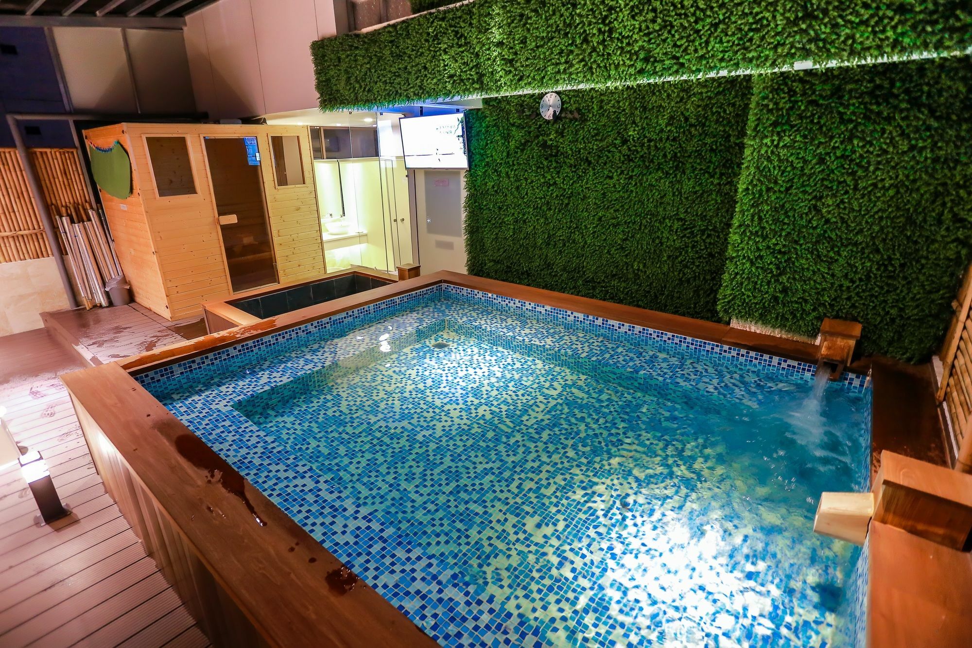 Hotel Momizi Business
