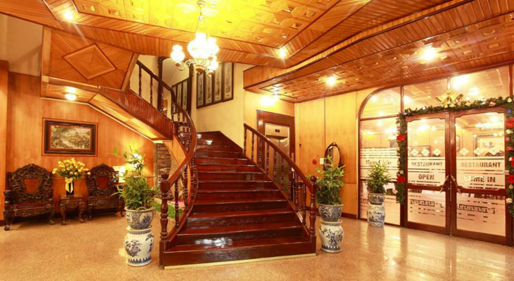 Asia Hotel Khách sạn