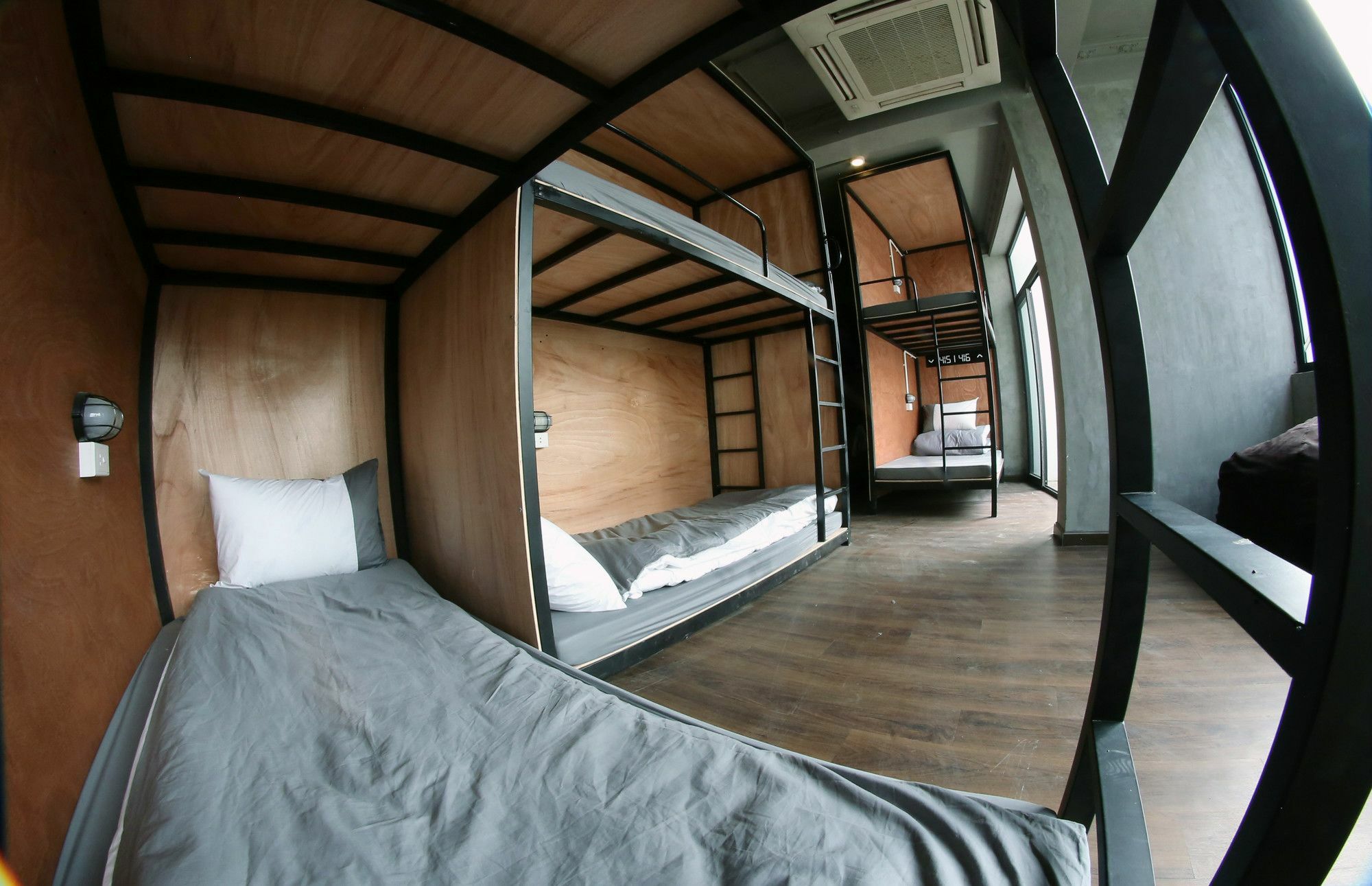 Hostel Reddoorz @ Tong Duy Tan Street (adults Only)