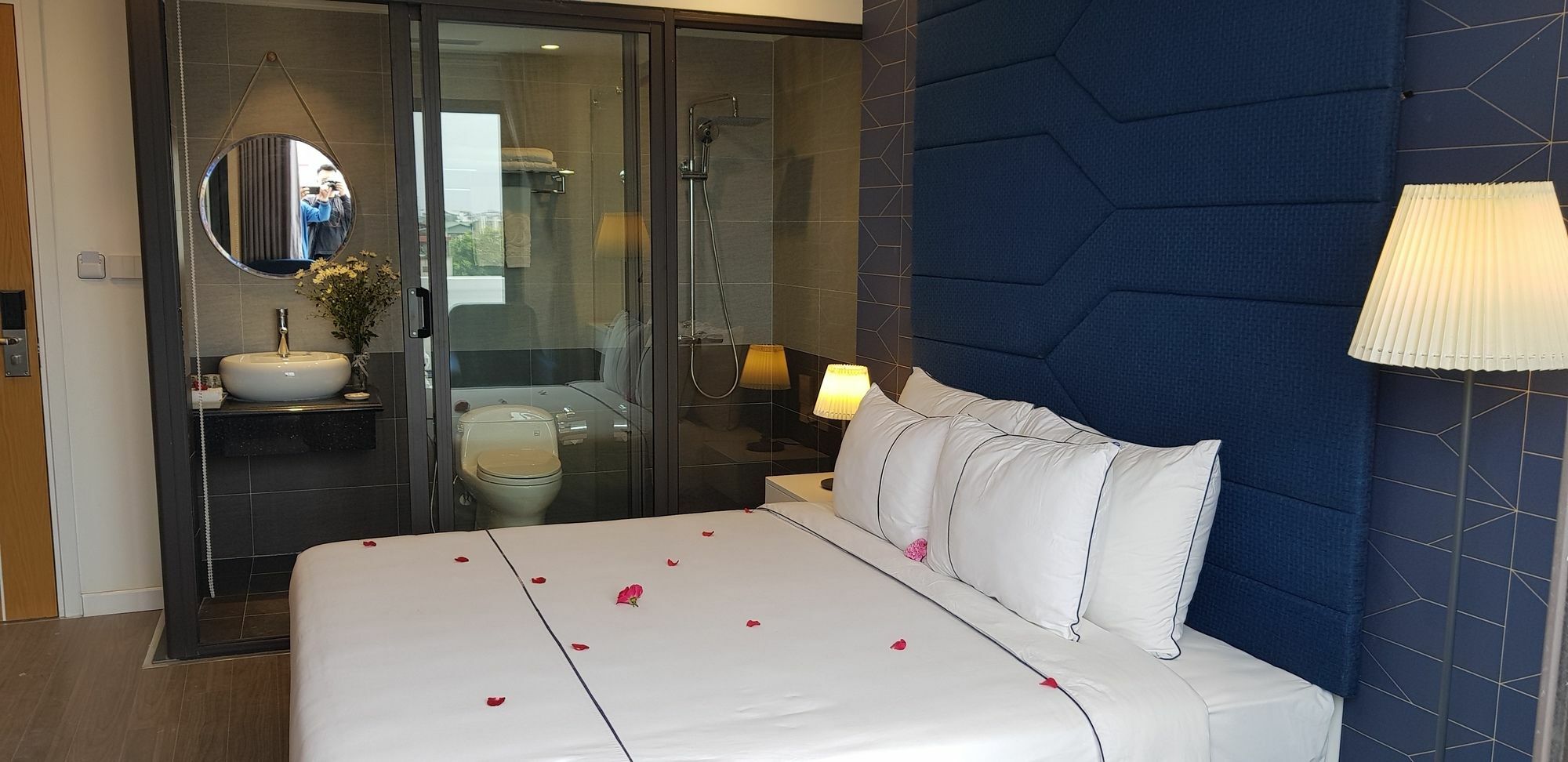 Khách Sạn&spa De Legend