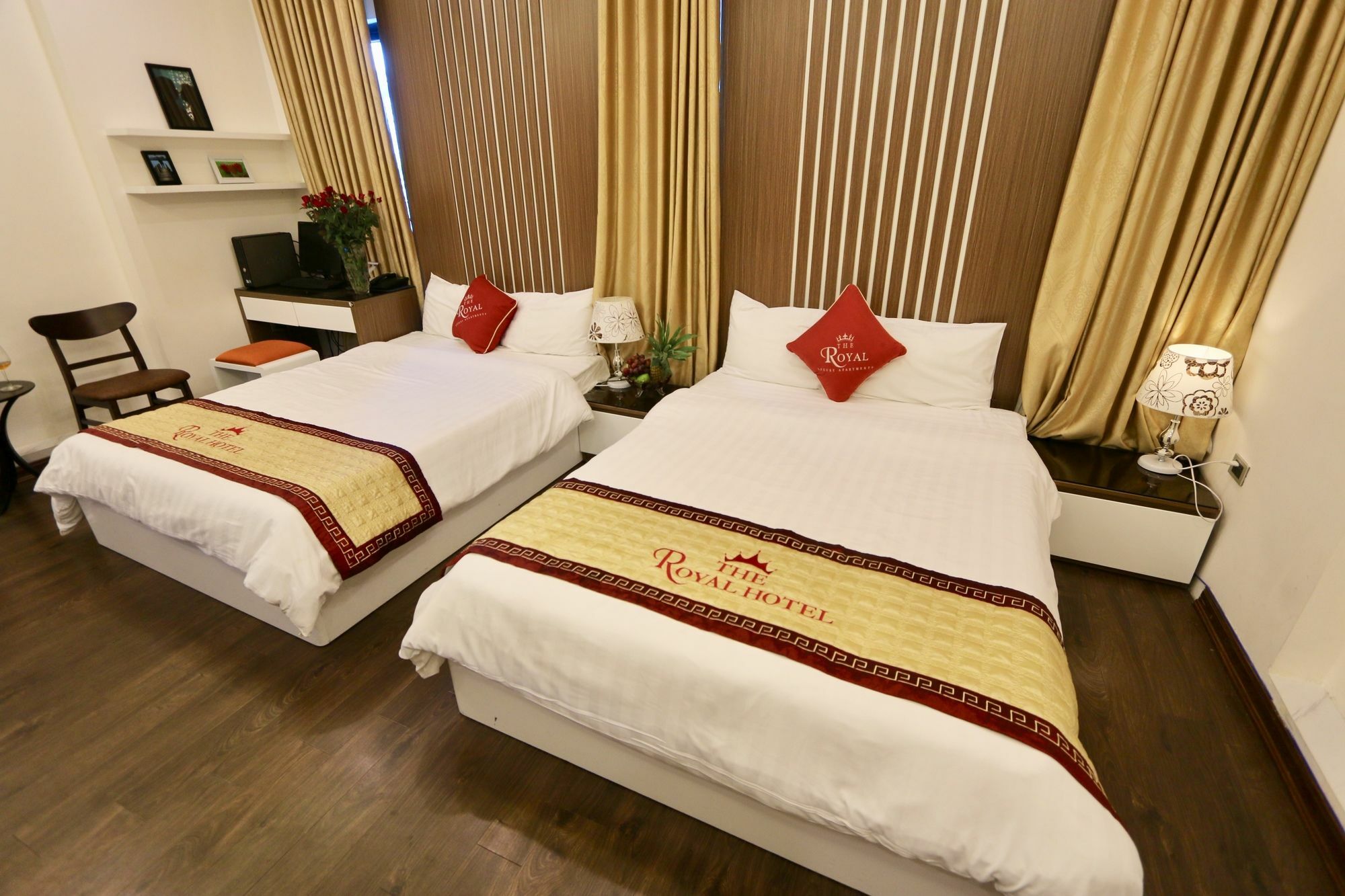 Hotel The Royal Near West