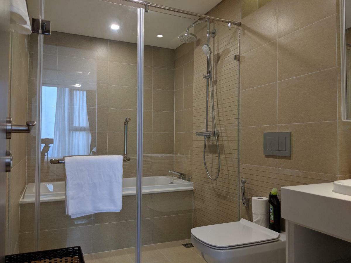Vinhomes Metropolis Luxury 4 Br Apartment *