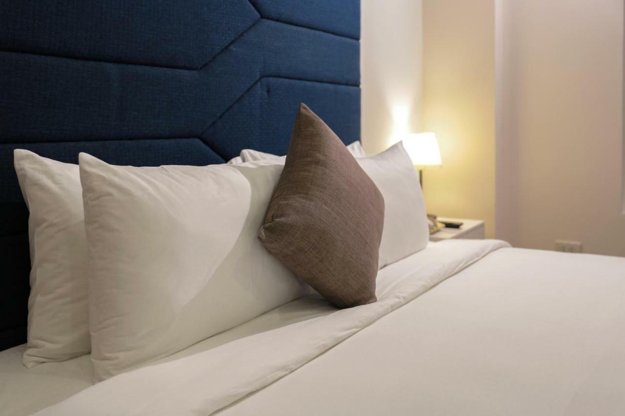 Backpackers & Rooftop Bar 3*
