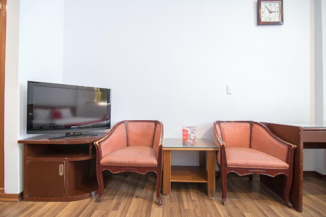 Hotel Reddoorz Near Mieu Quoc Tu Giam