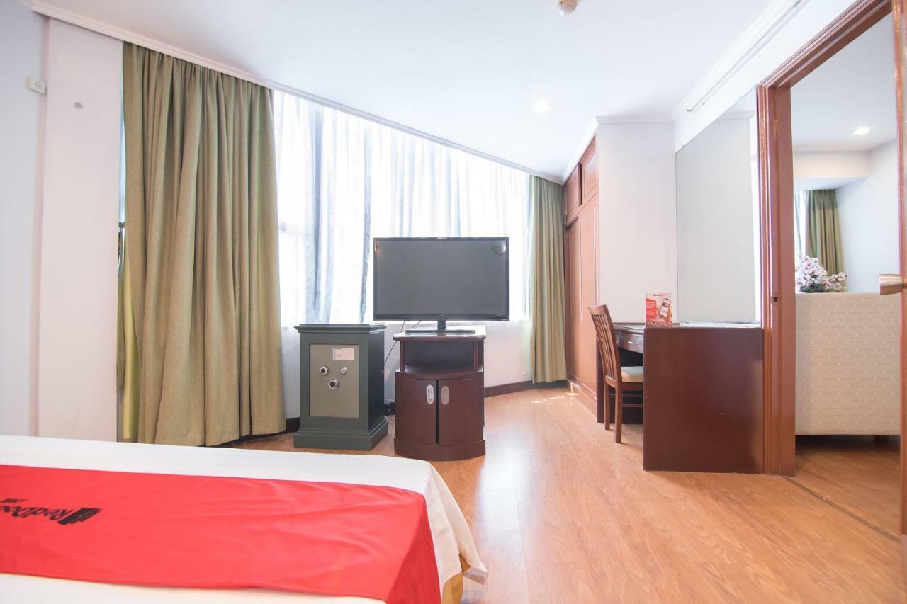 Hotel Reddoorz Near Mieu Quoc Tu Giam 3*