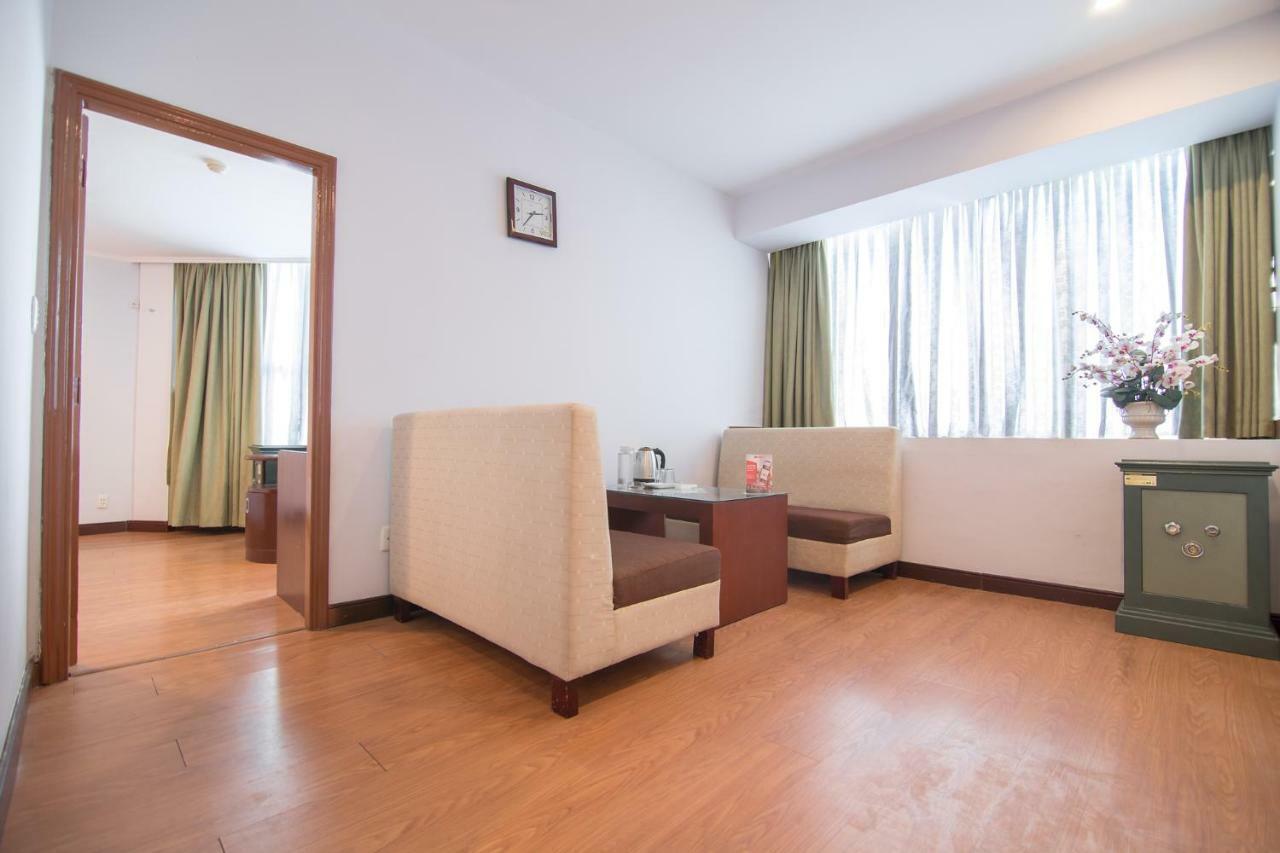 Reddoorz Near Mieu Quoc Tu Giam