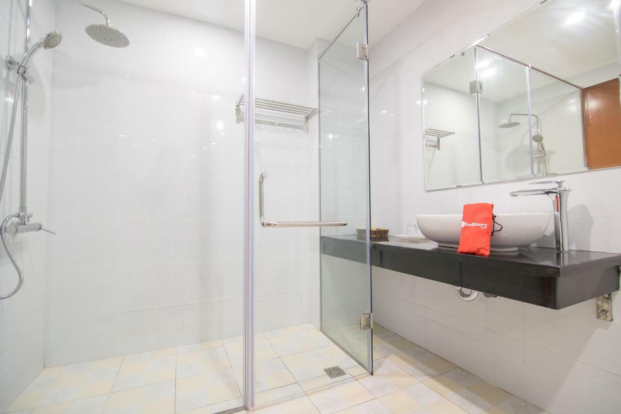 Hotel Reddoorz Near Mieu Quoc Tu Giam 3*