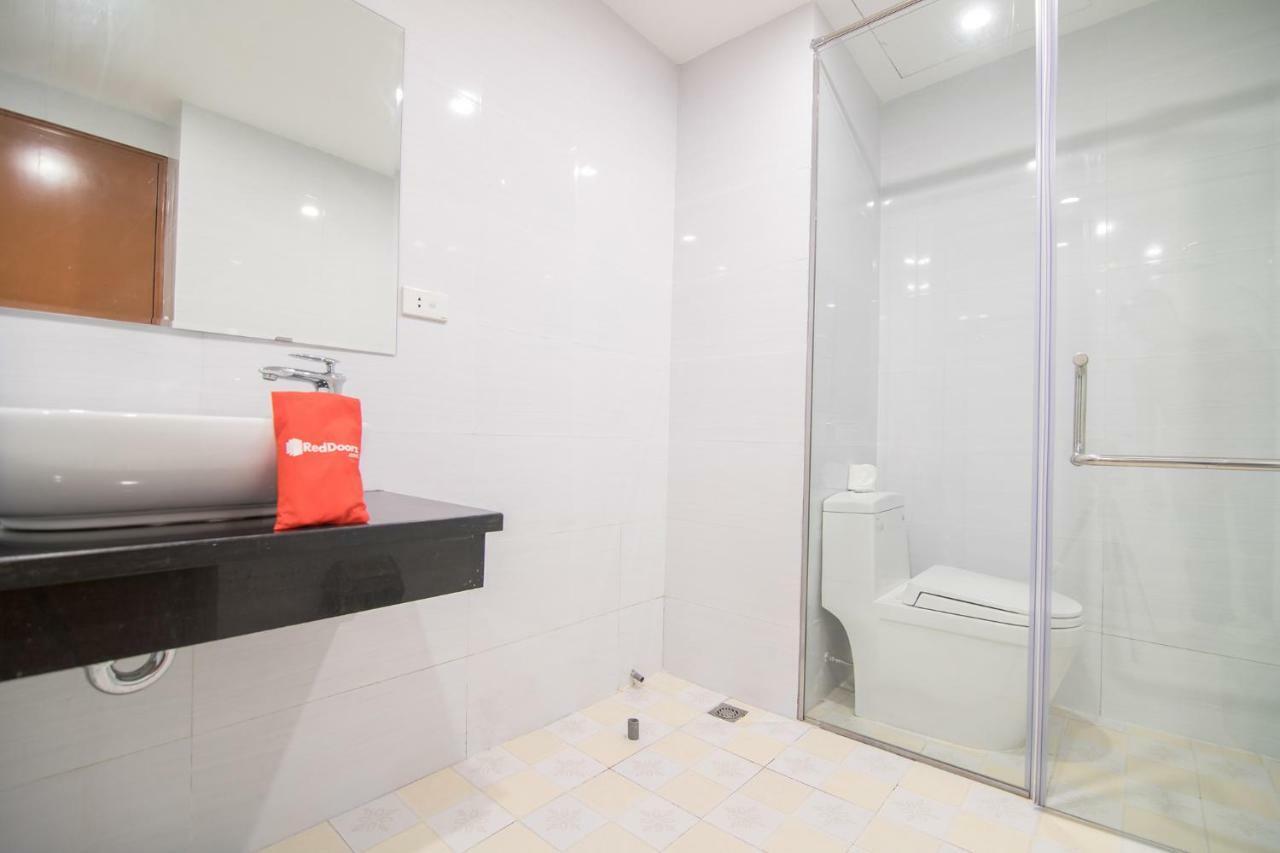 Reddoorz Near Mieu Quoc Tu Giam