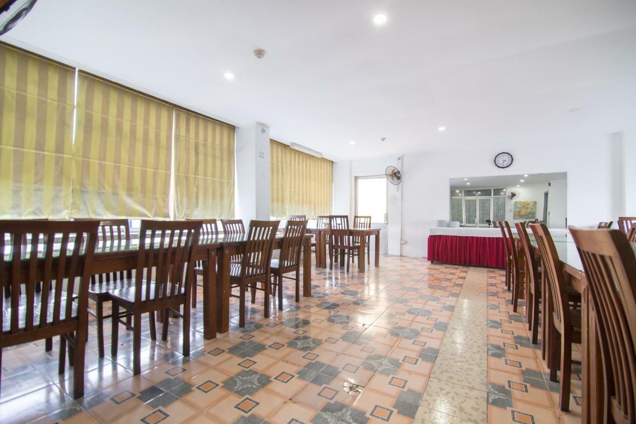 Hotel Reddoorz Near Mieu Quoc Tu Giam