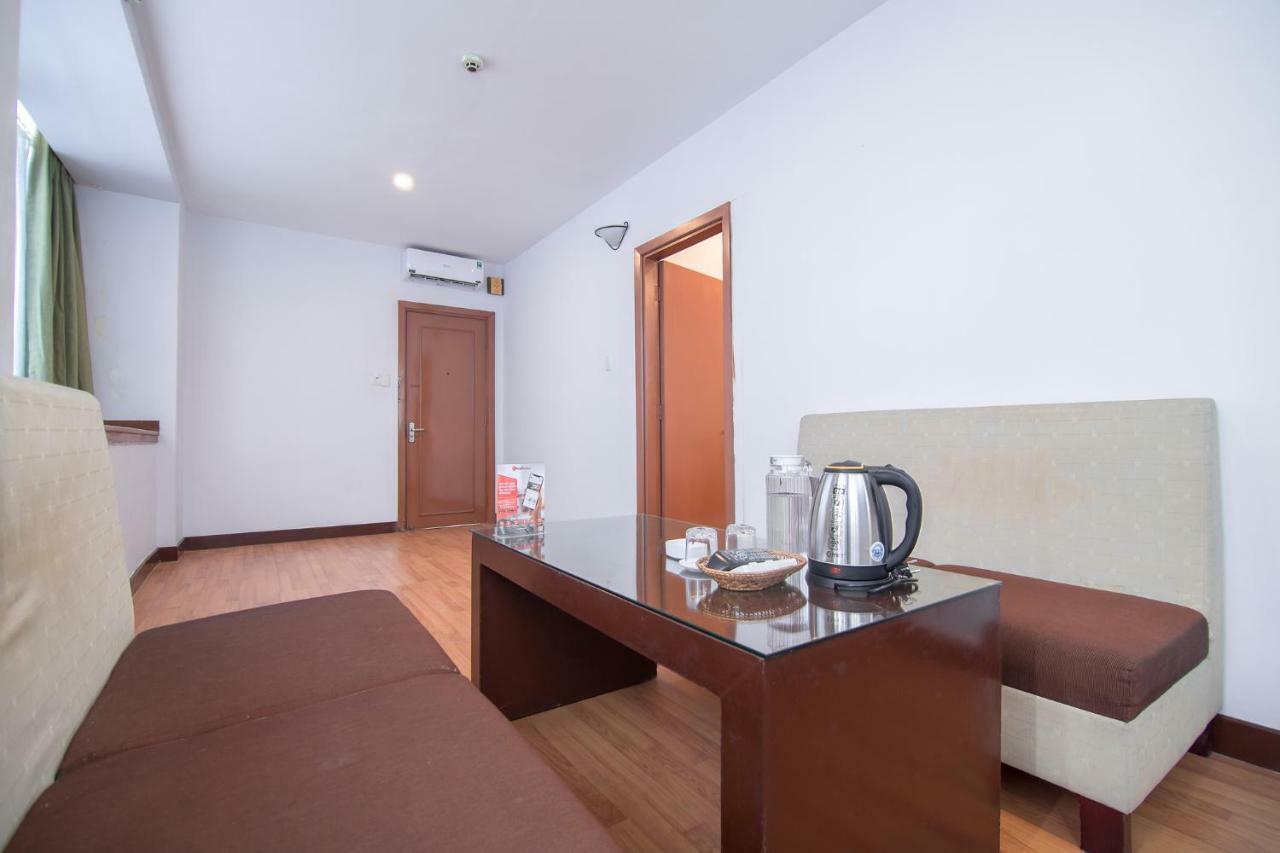 Reddoorz Near Mieu Quoc Tu Giam