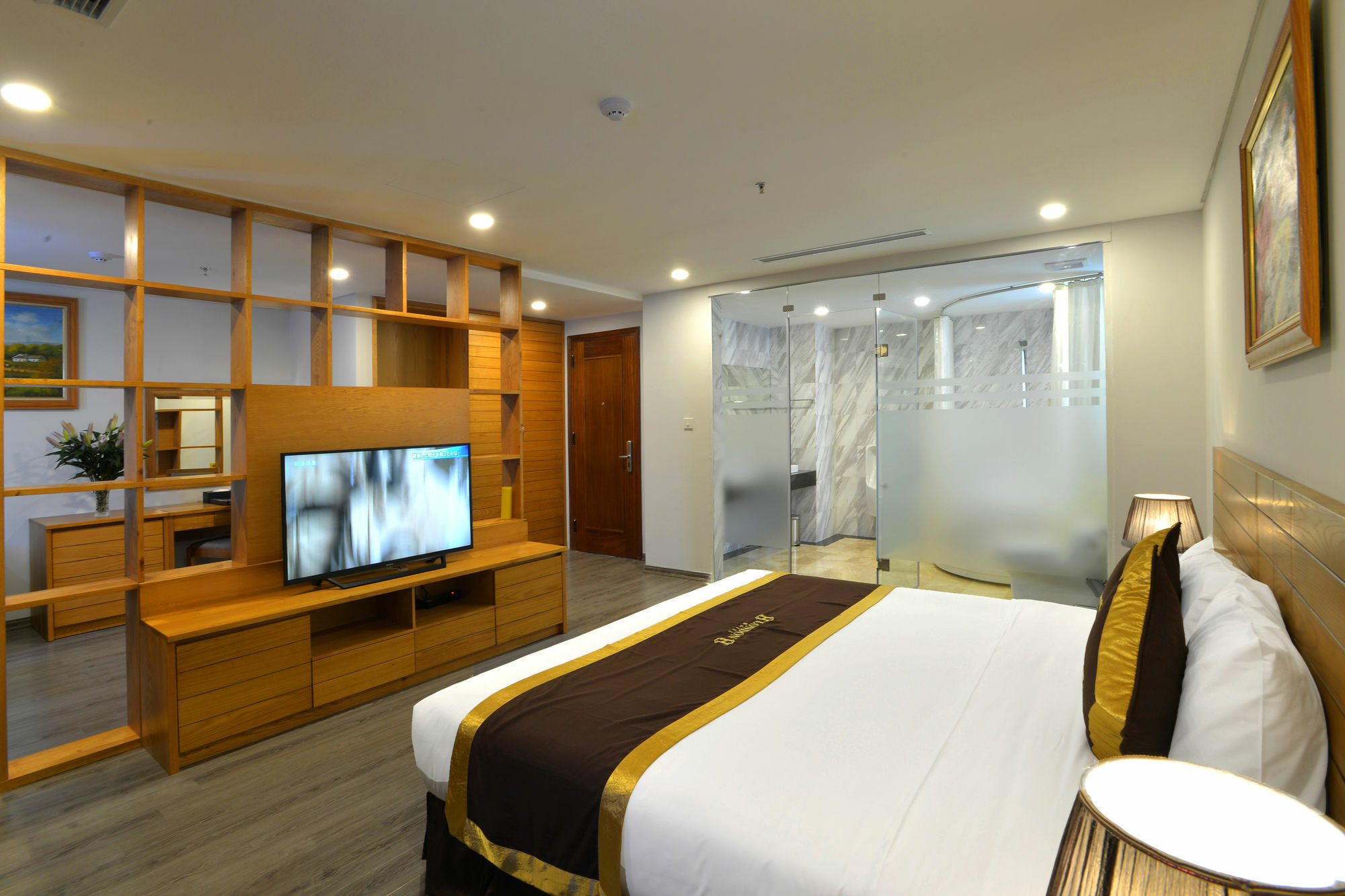 London 4* Hanoi