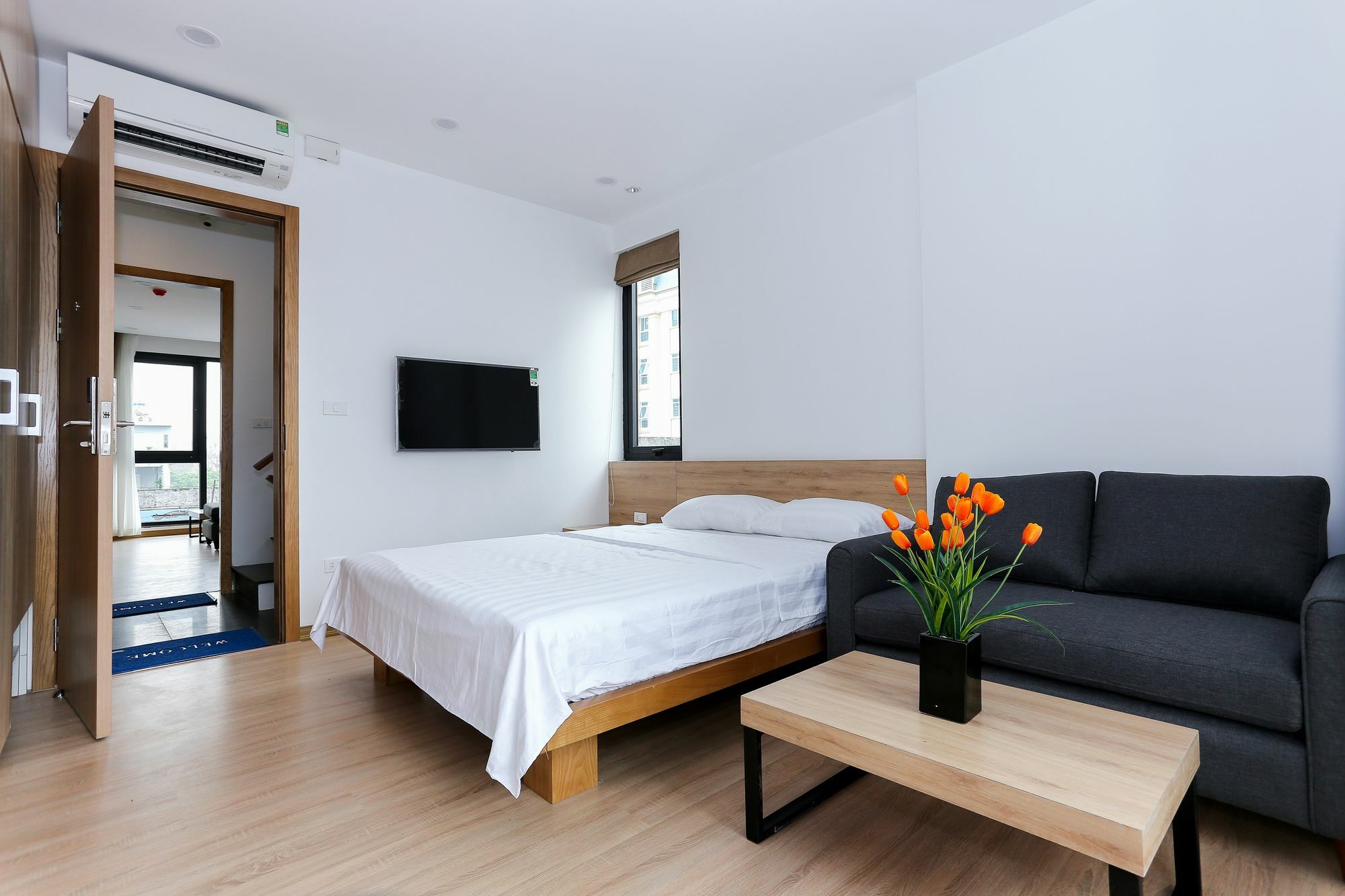 Quiet Hoang Quoc Viet & Apartment