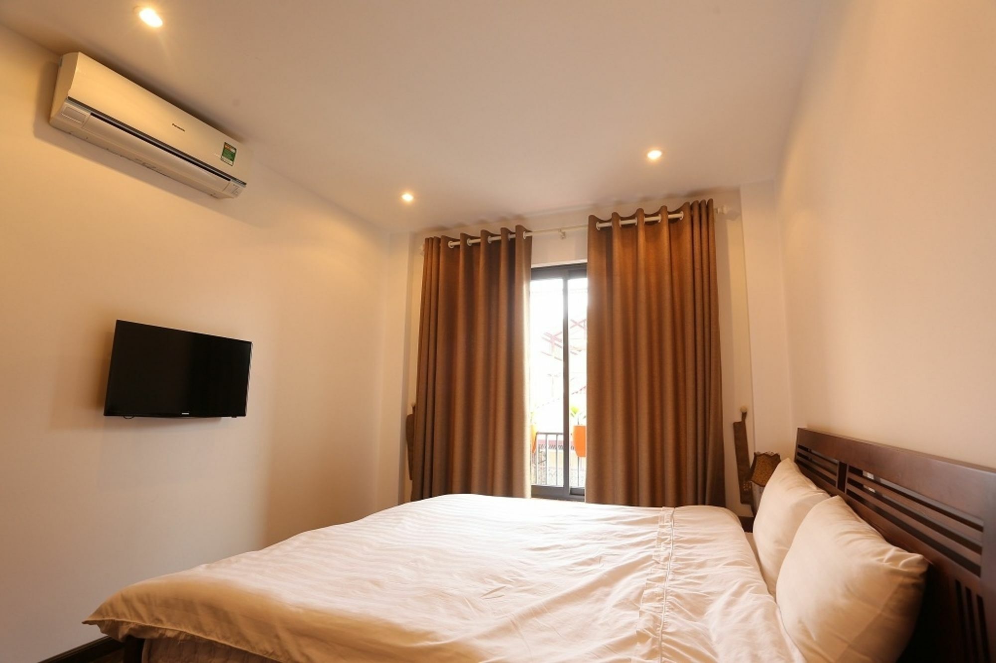 Apartment Poonsa Hoang Quoc Viet 1