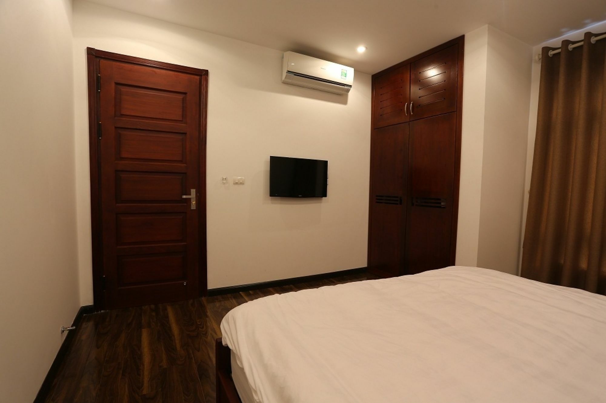 Poonsa Hoang Quoc Viet 1 Apartment Hanoi