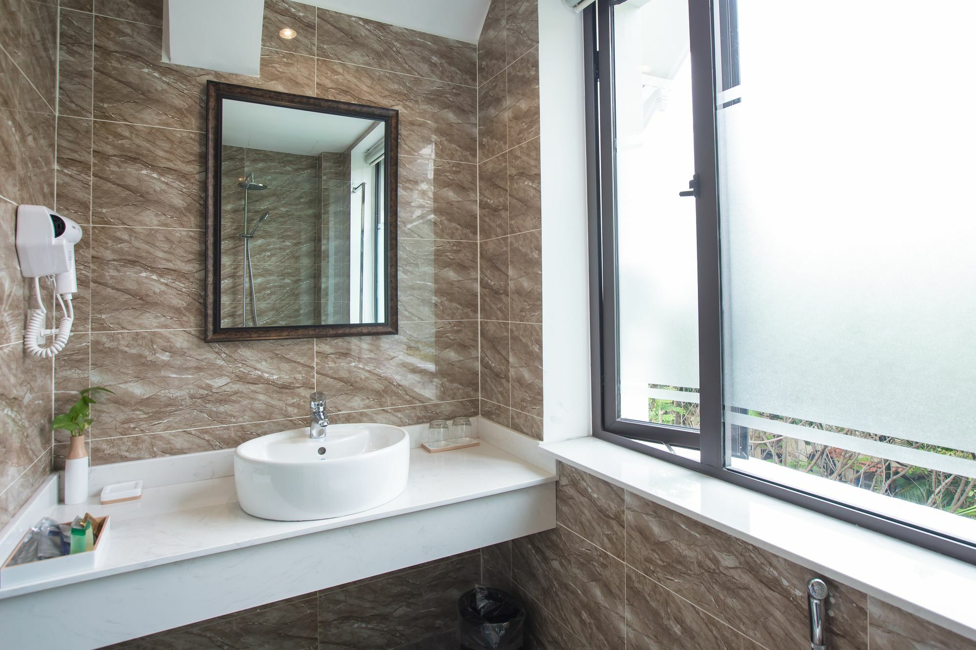Dinh Elegant 3* Hanoi