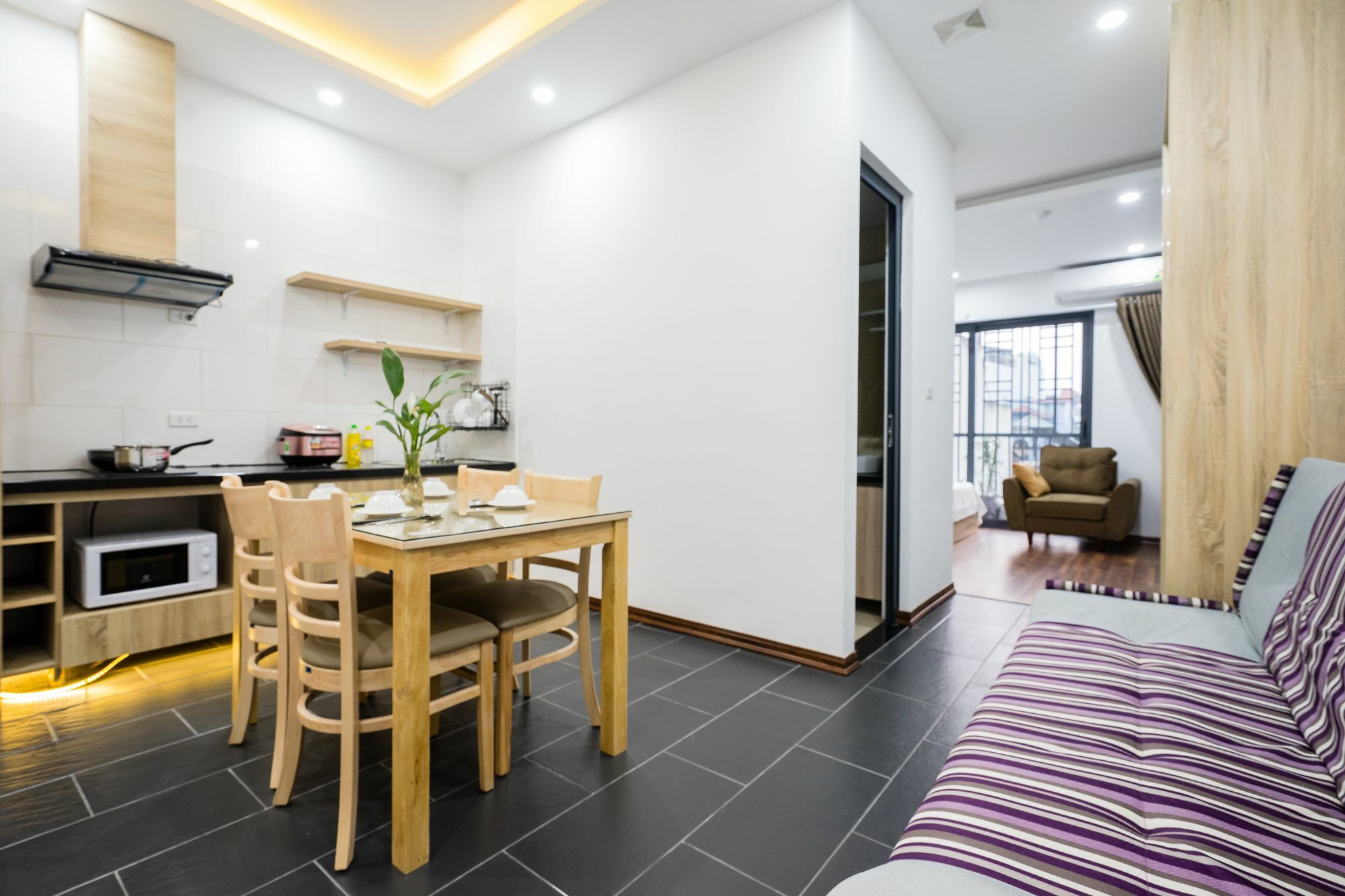 Ann House And Hanoi