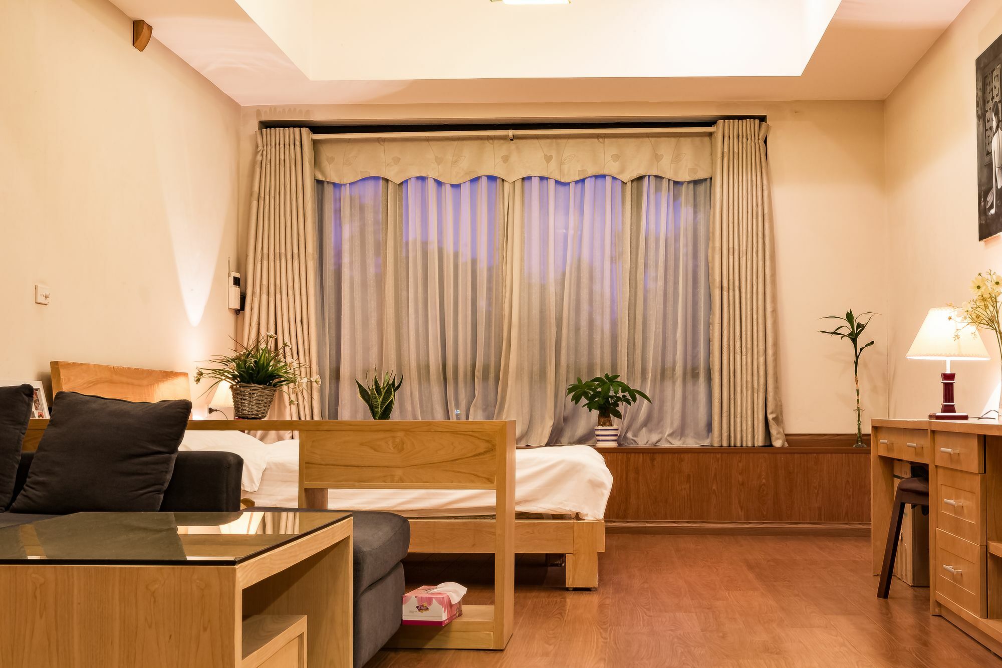 Apartment House *