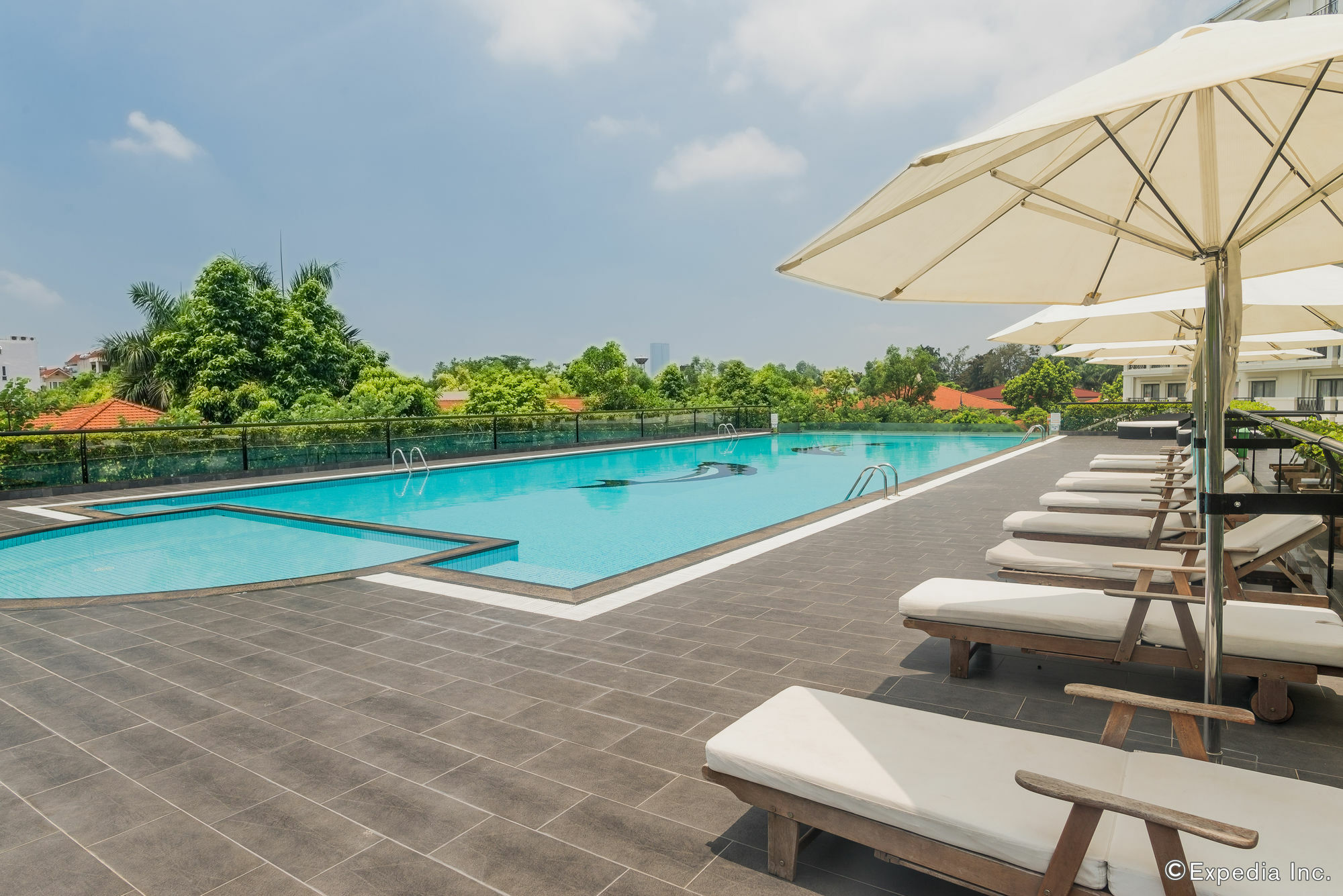 Elegant Westlake 5* Hanoi