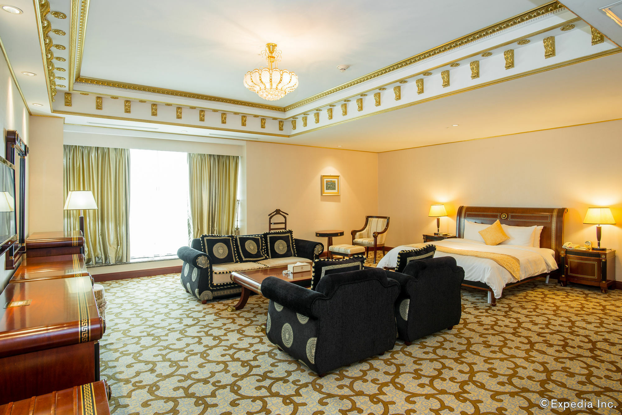 Grand Plaza Hotel