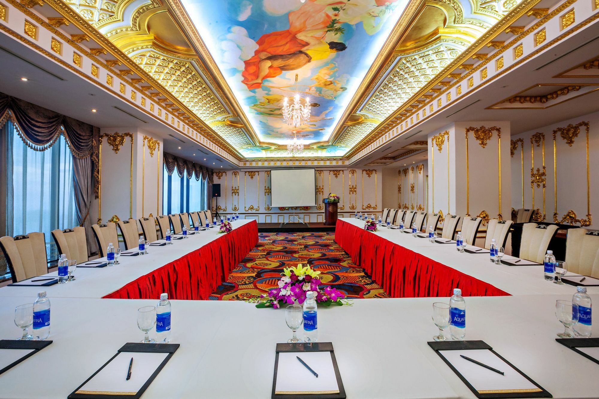 Grand Plaza Hotel