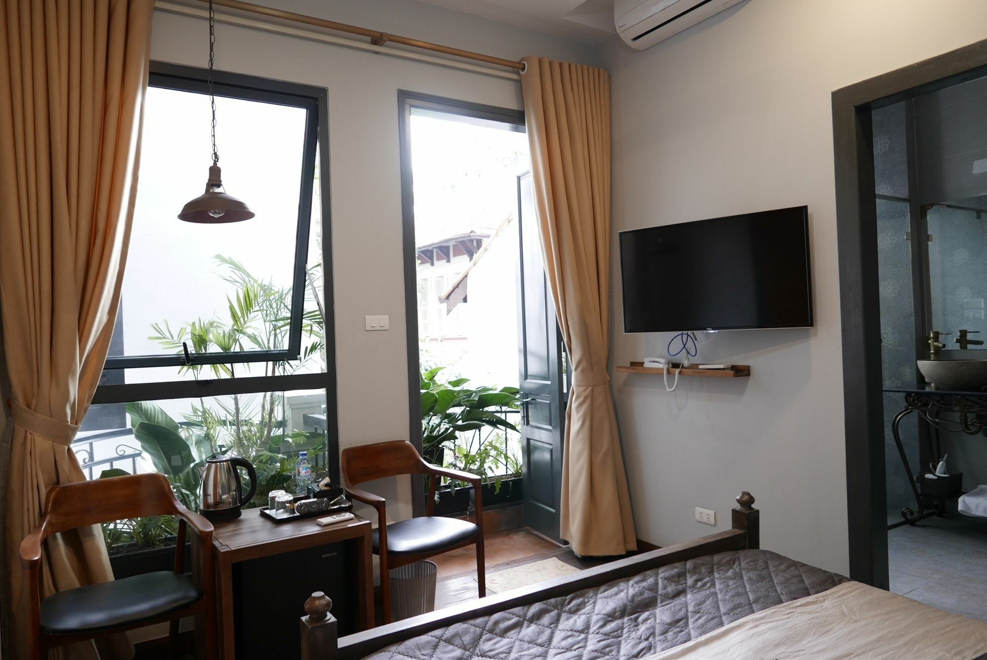 Ladybug Boutique 3*
