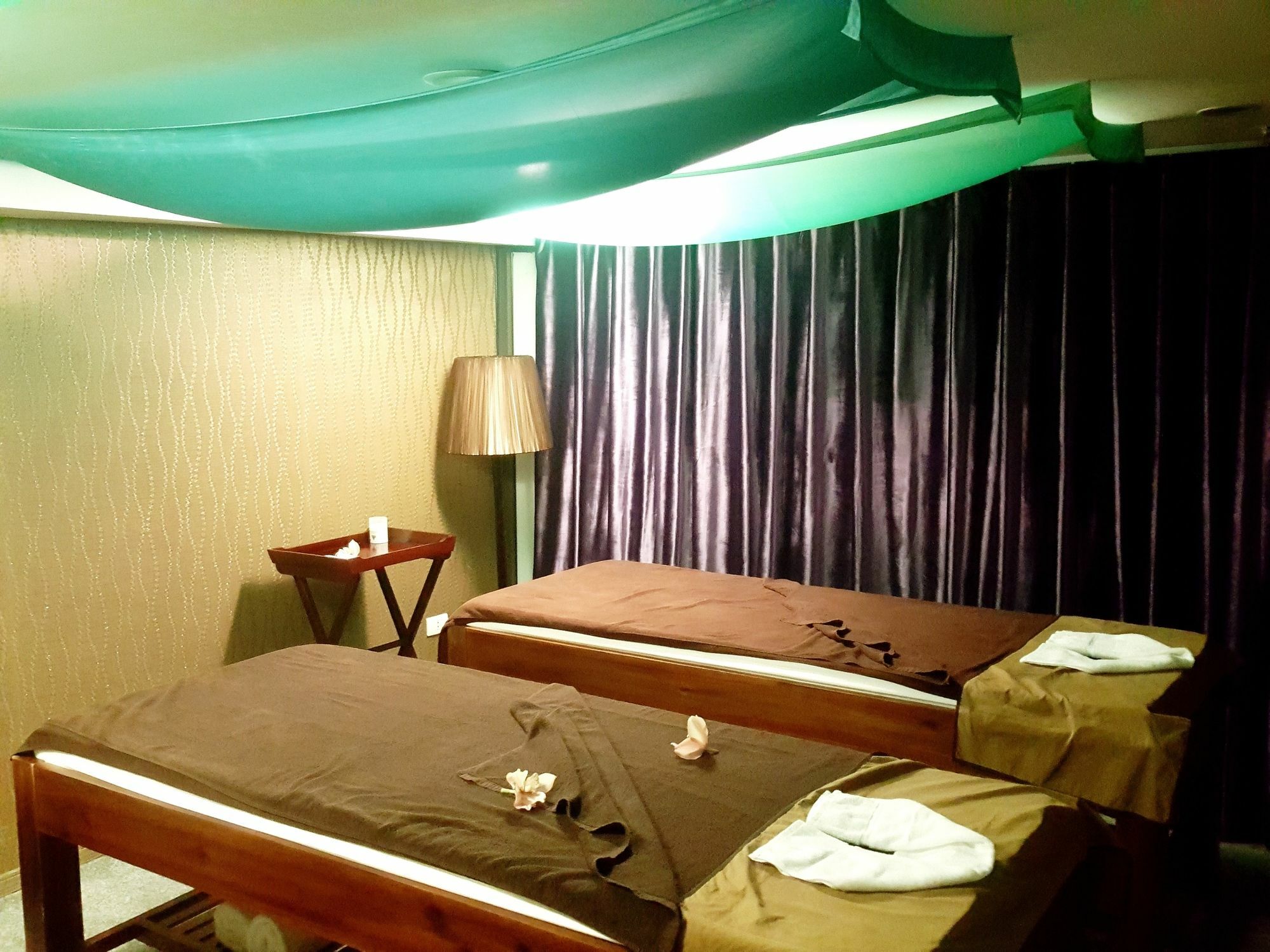 Emerald Waters Hotel Hanoi