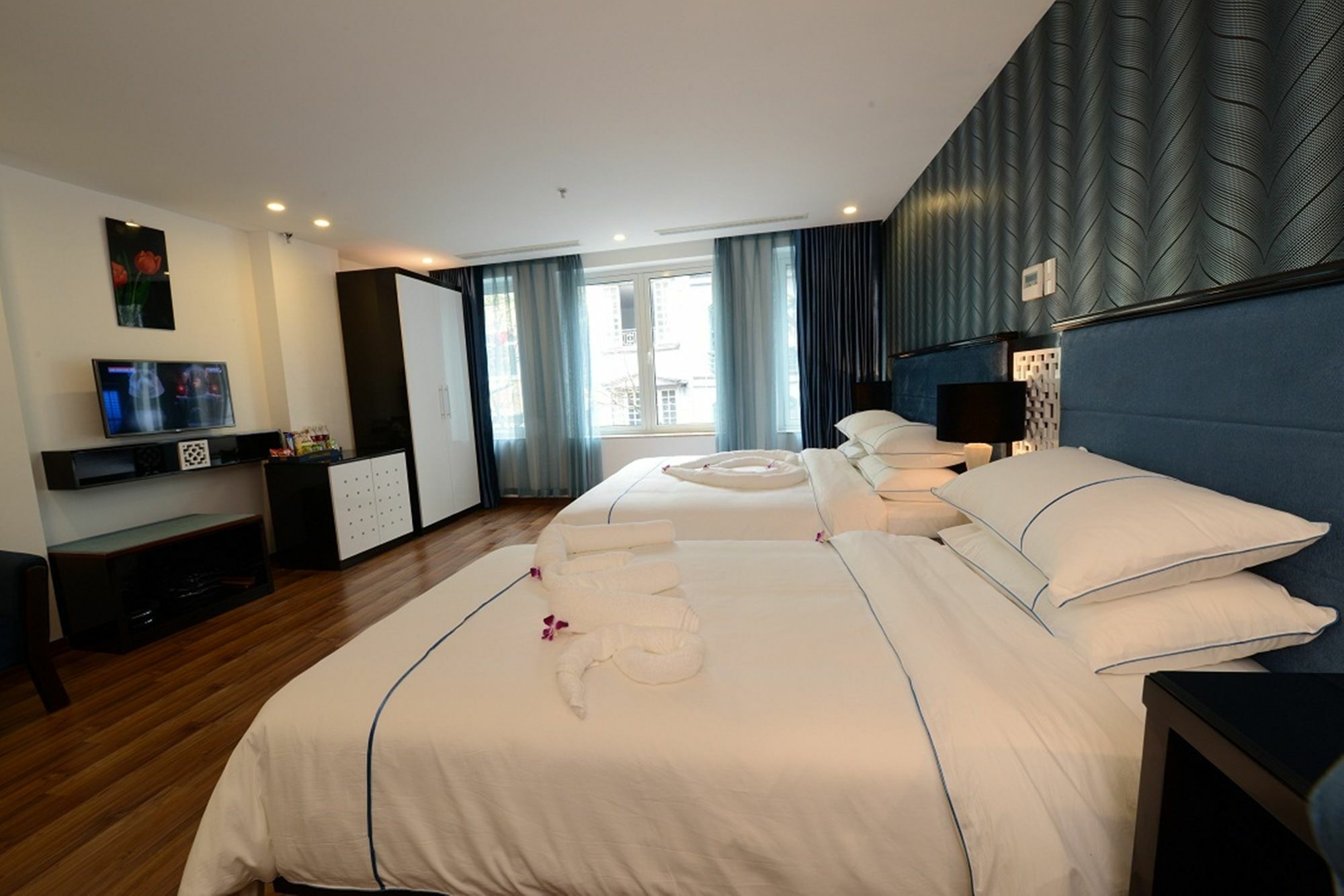 Hotel Emerald Waters Hanoi