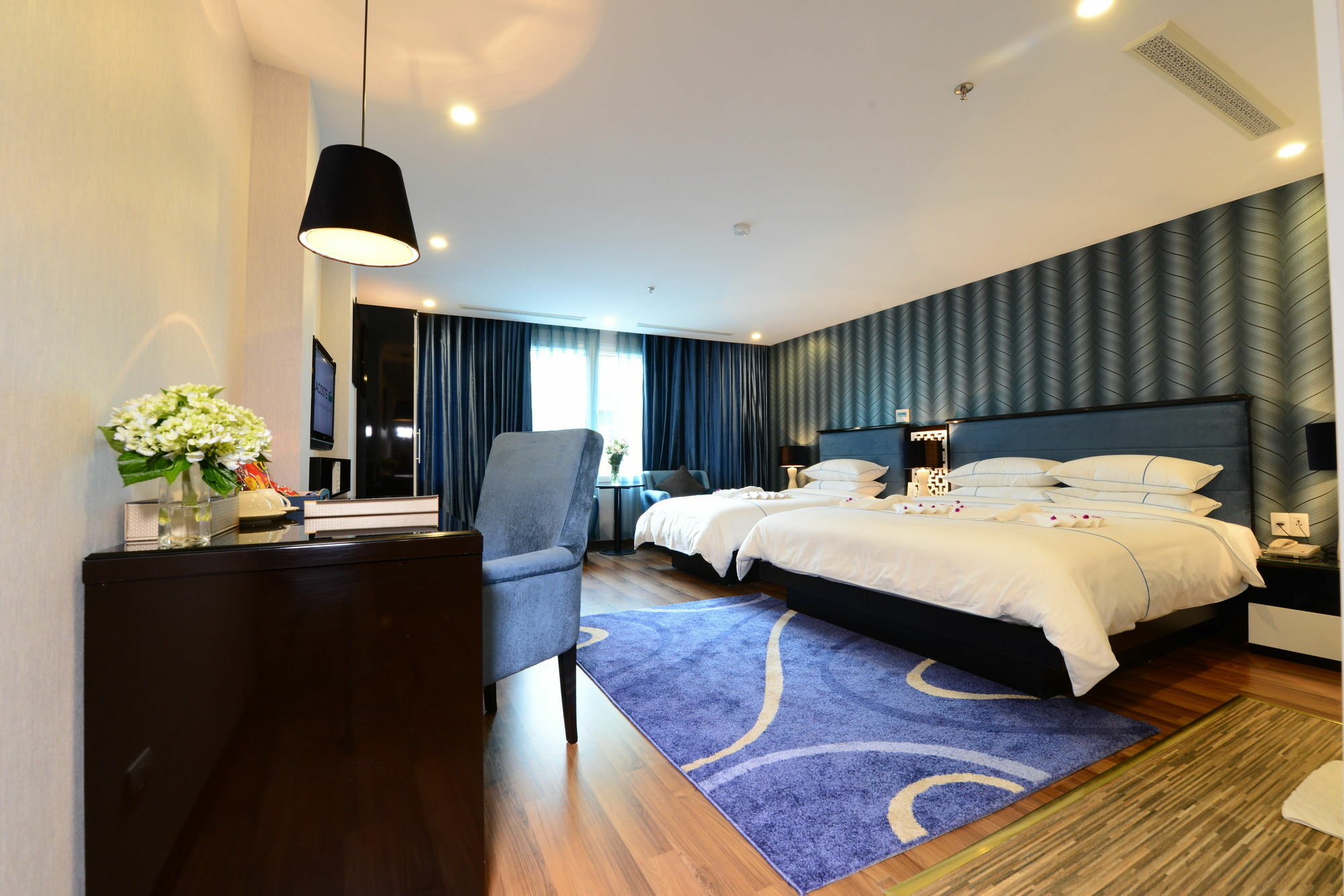 Emerald Waters 4* Hanoi