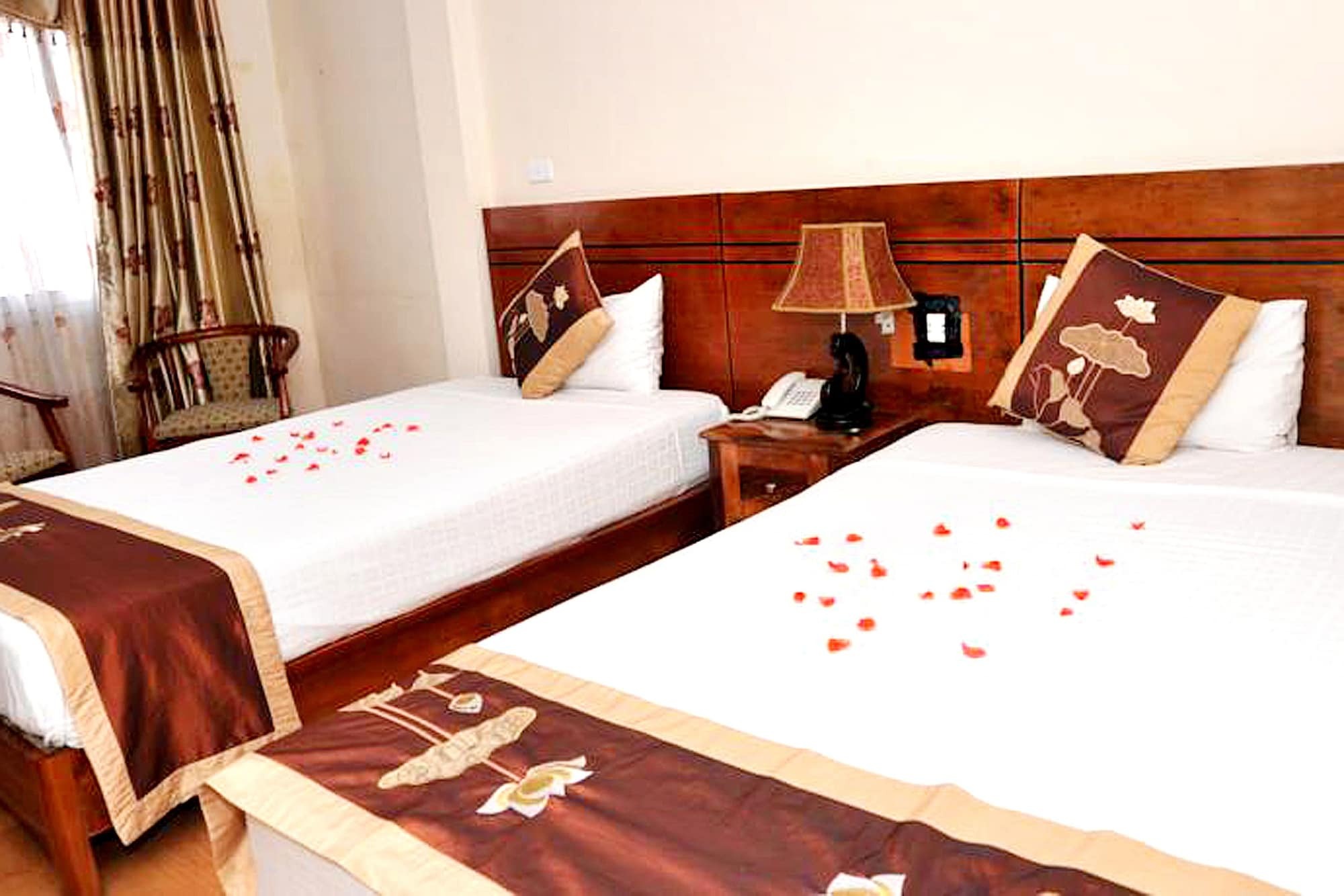 Hotel Sunflower & Travel