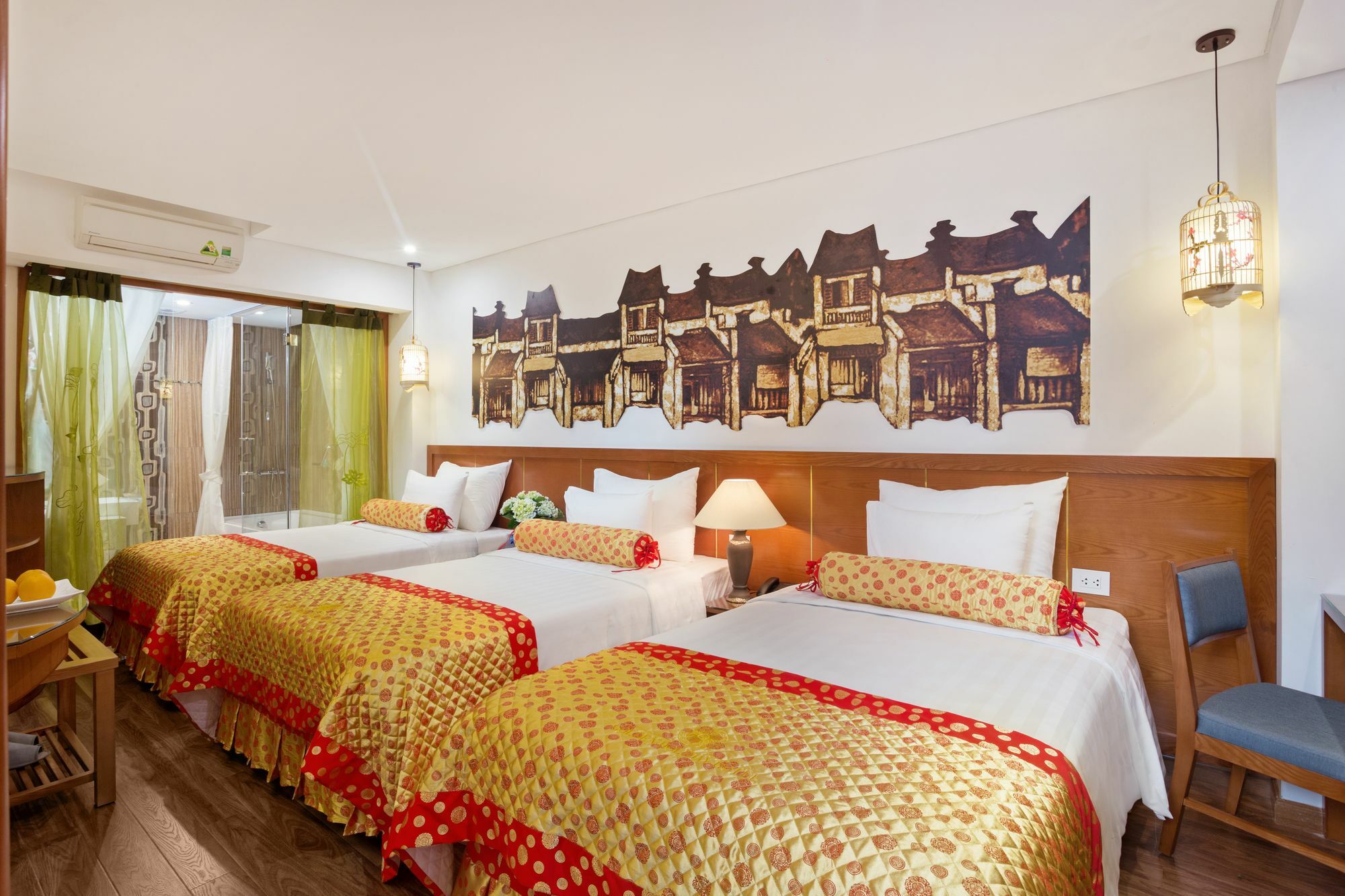 Golden Hotel