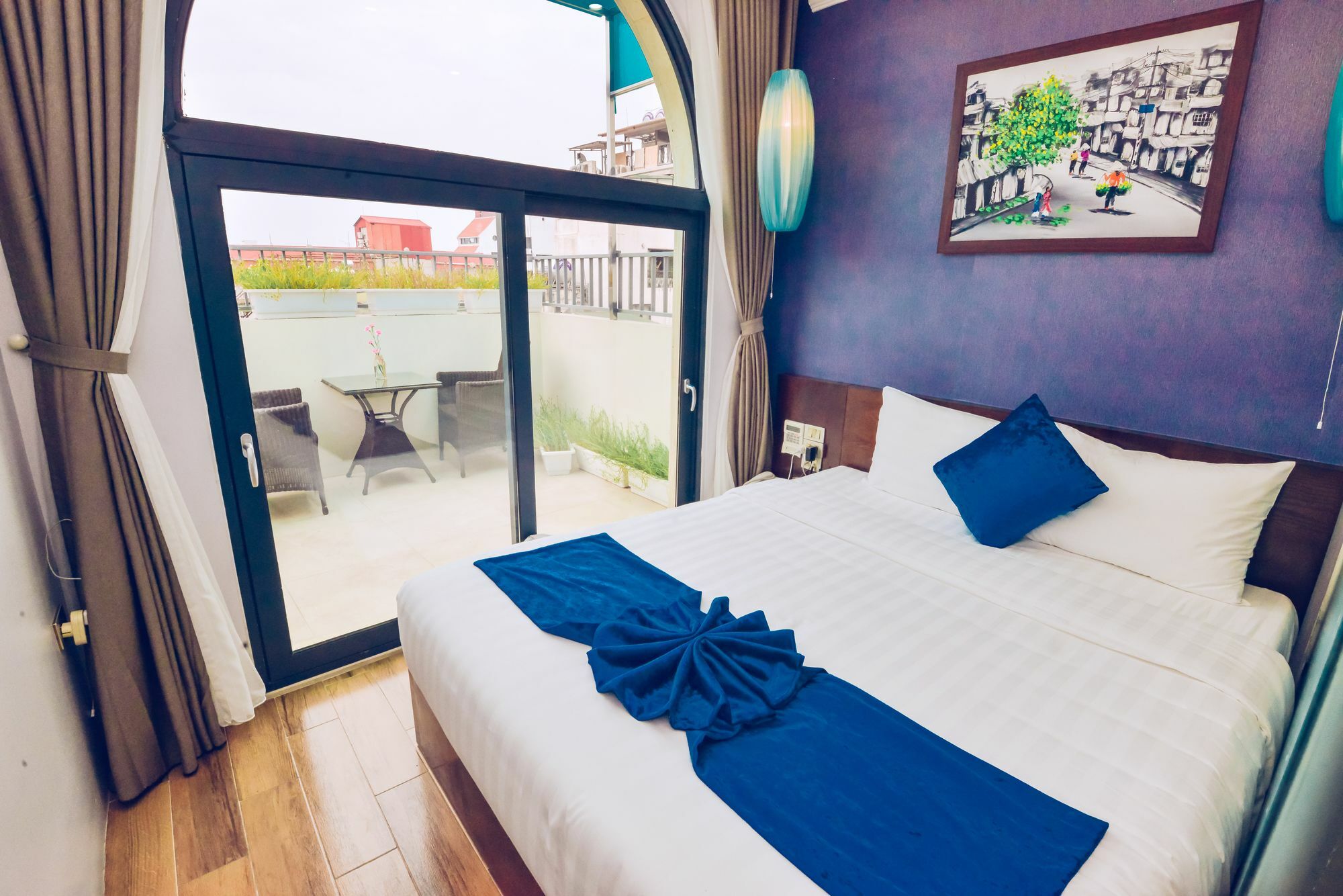 Bella Premier & Rooftop Skybar Hotel Hanoi