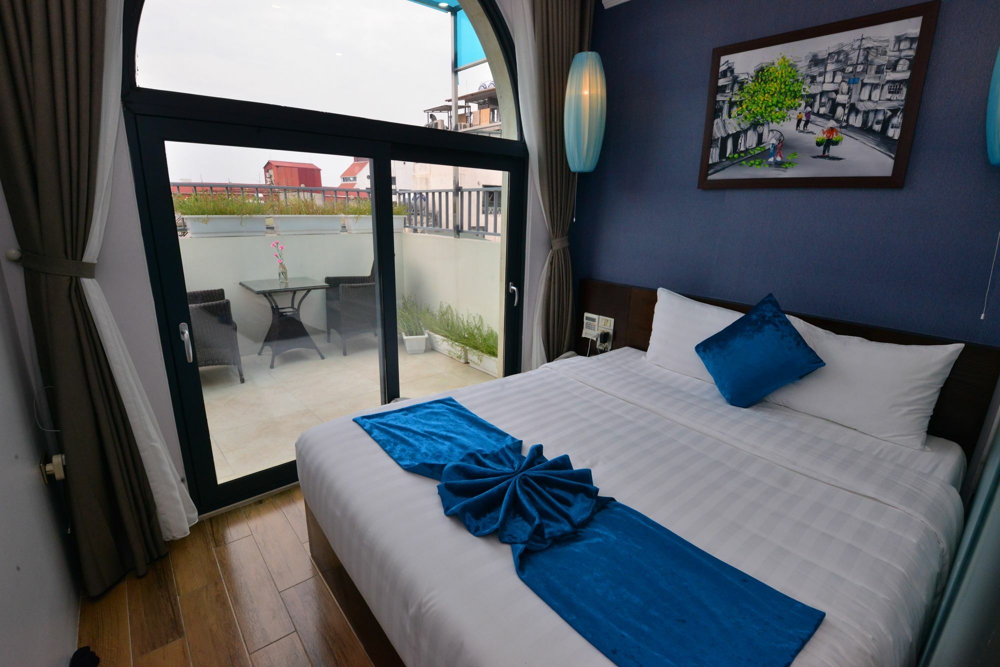 Hotel Bella Premier & Rooftop Skybar Hanoi