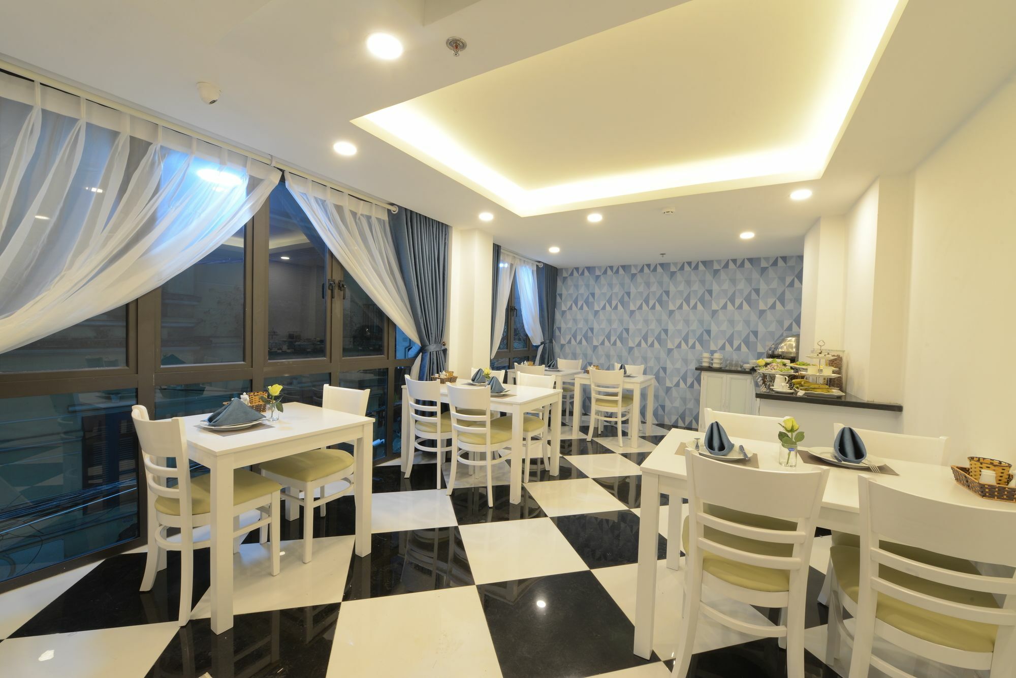 Hotel Prime Center