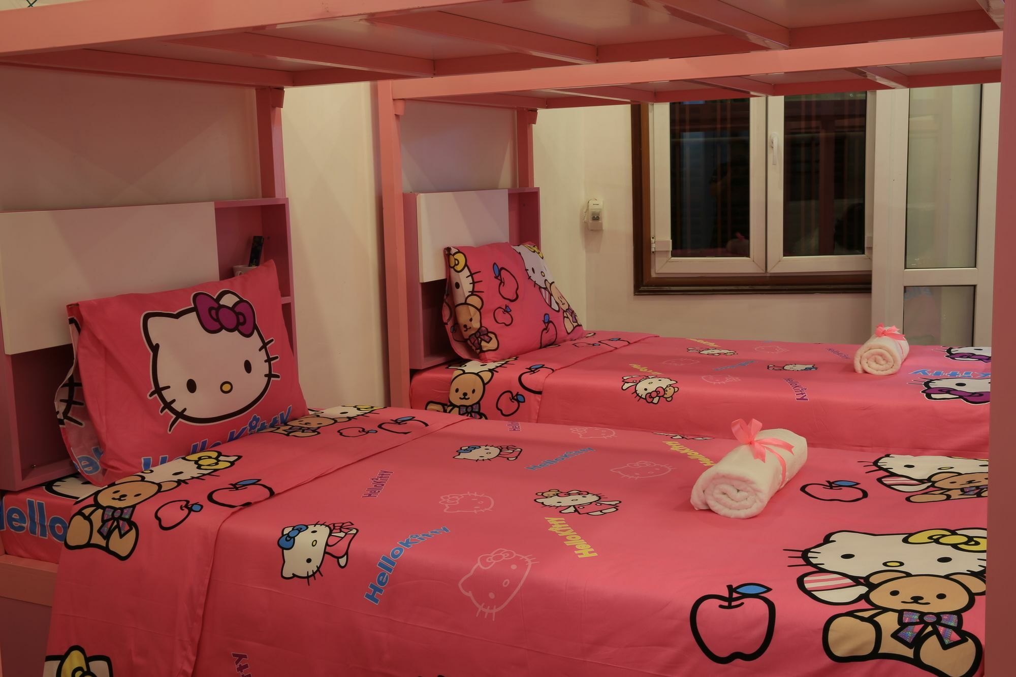Hostel High Five