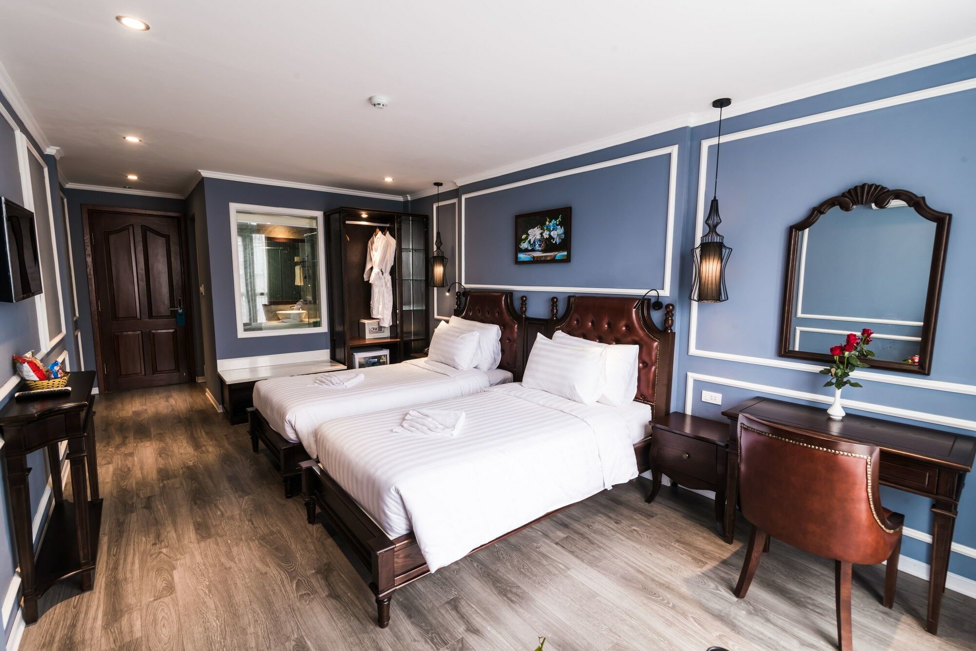 Crystal Pearl Hotel