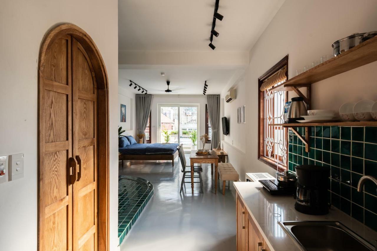 Nyna House-luxury-clean-sword *