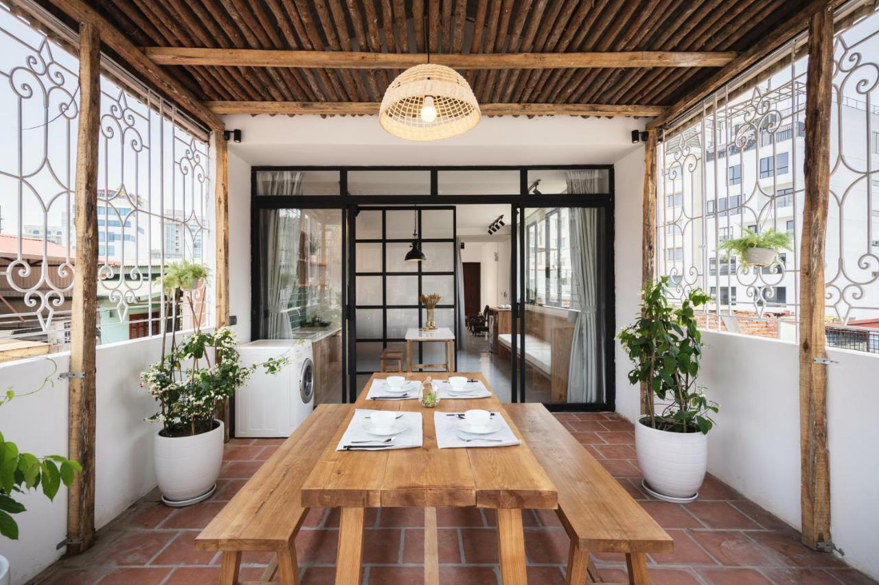 Nyna House-luxury-clean-sword *