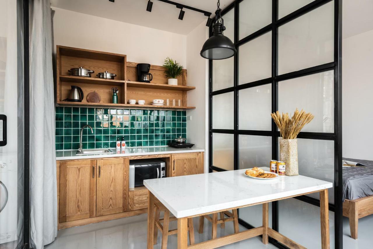 Nyna House-luxury-clean-sword *