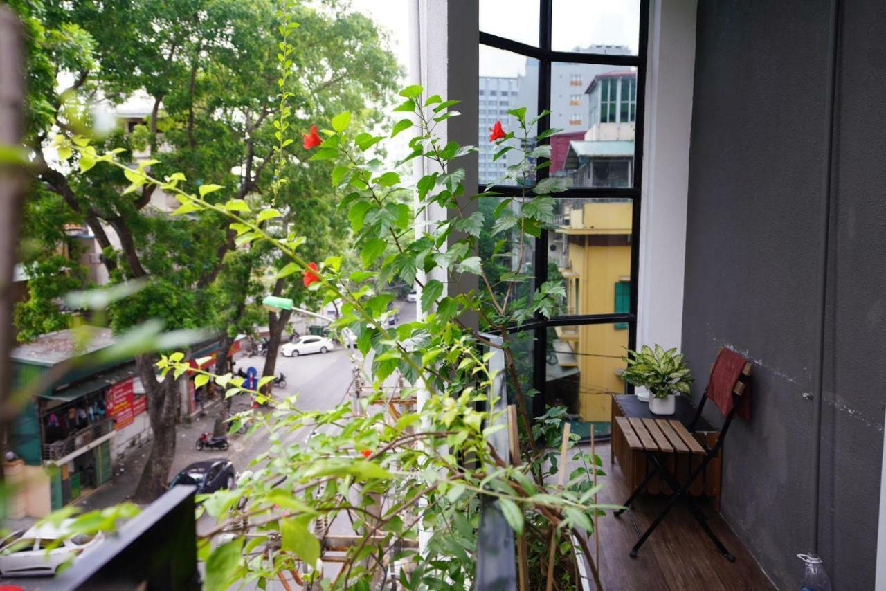 Elegant Studio Yet Kieu