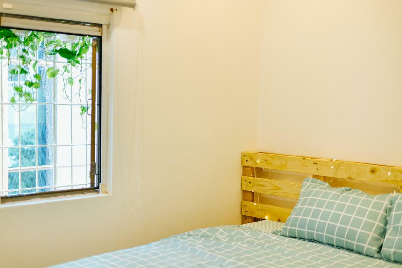 Buzz 2 Bedroom In Old Quarter With Balcony * Hanoi